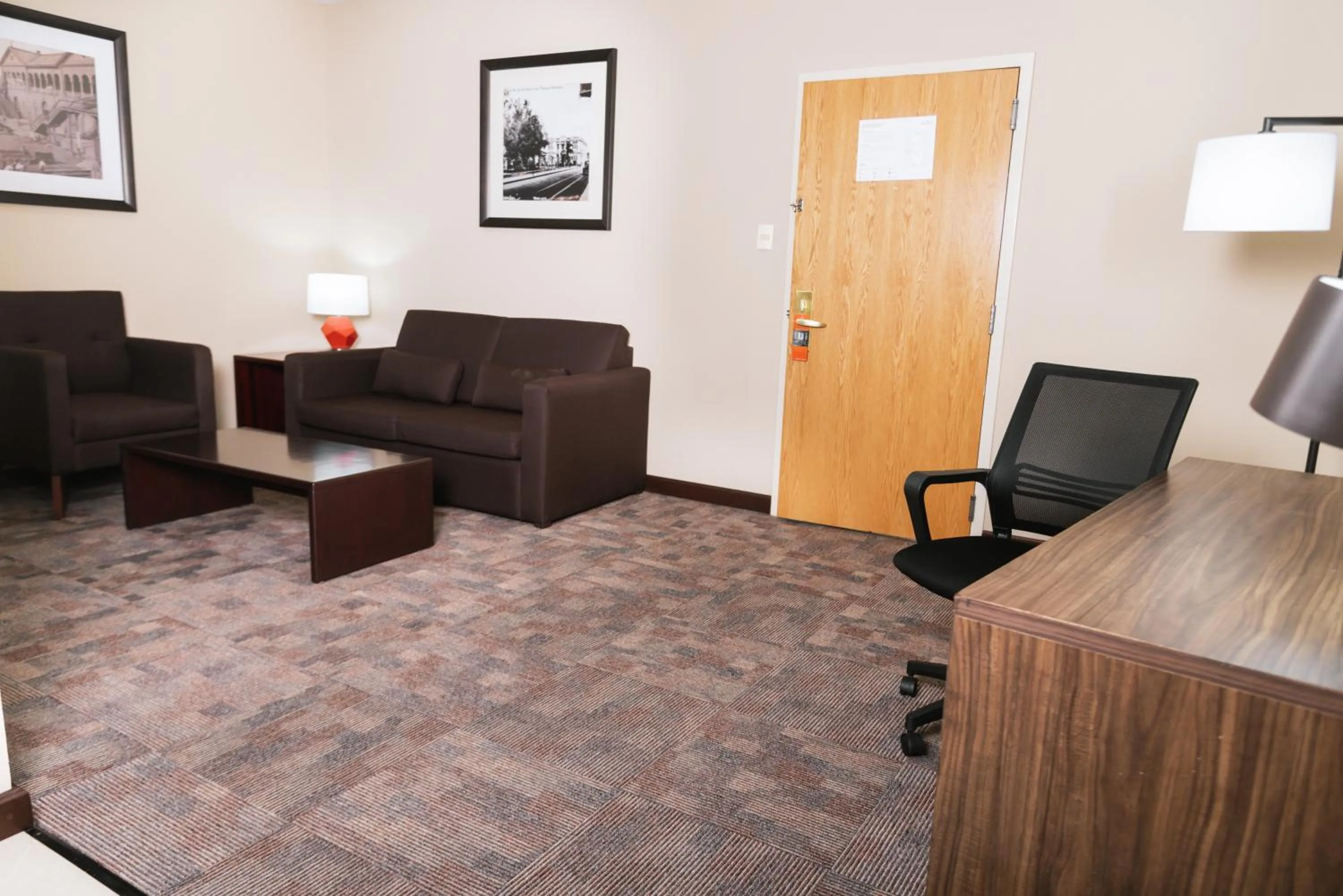 TV and multimedia in Hampton Inn Tampico Zona Dorada