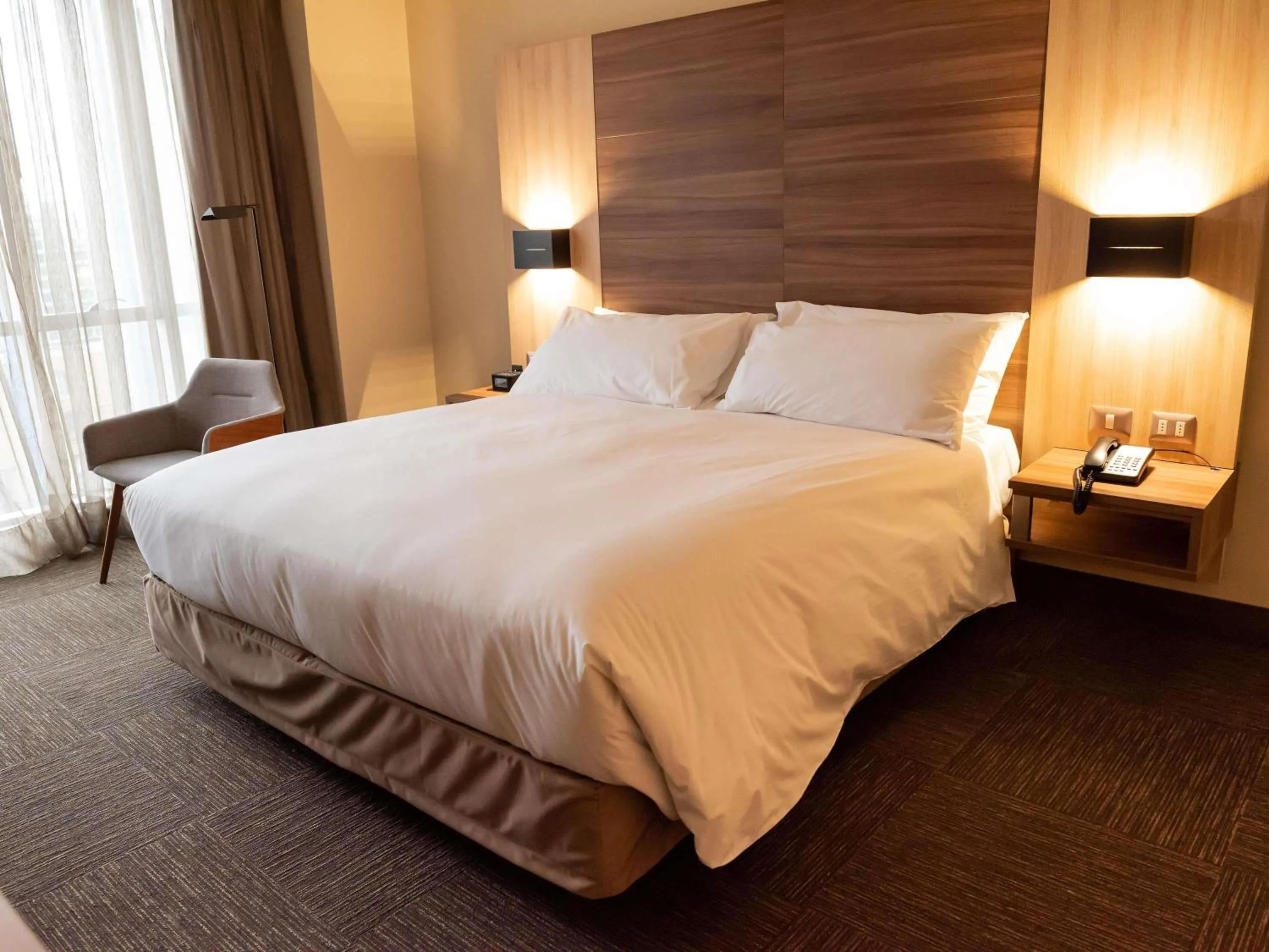 Bedroom, Bed in Mercure Concepcion