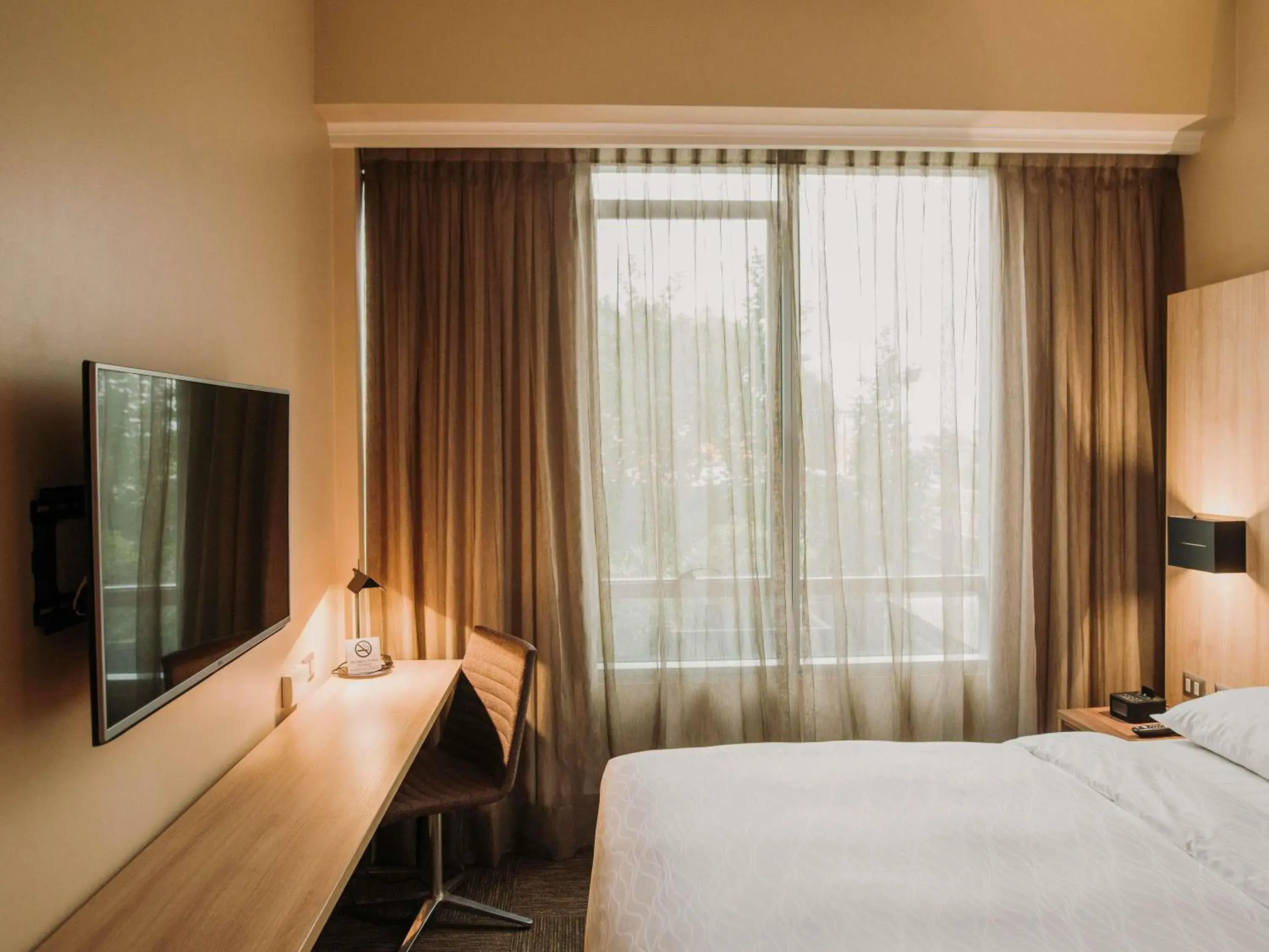 Bedroom, Bed in Mercure Concepcion Bedroom, Bed in Mercure Concepcion