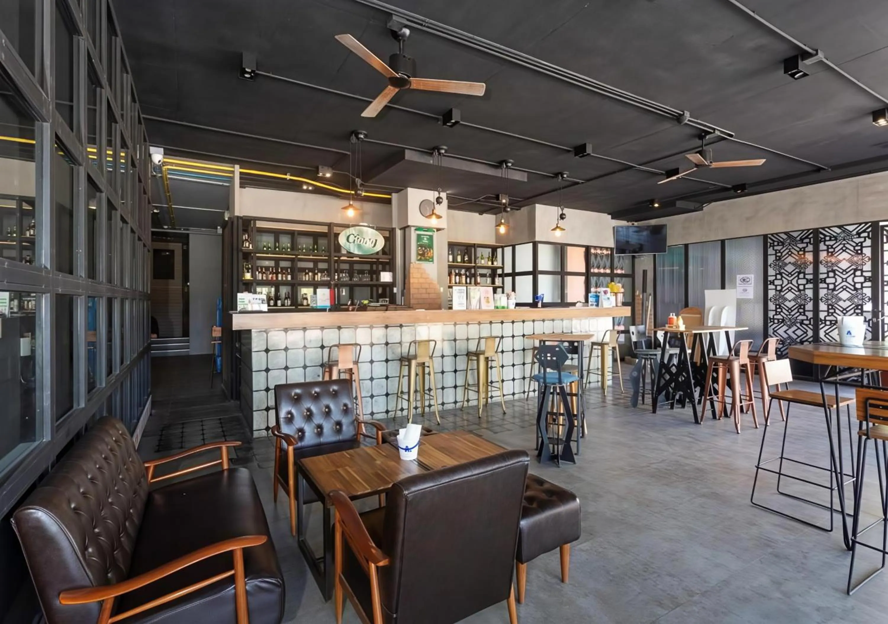 Lounge or bar in Maya Phuket Airport Hotel-Naiyang Beach