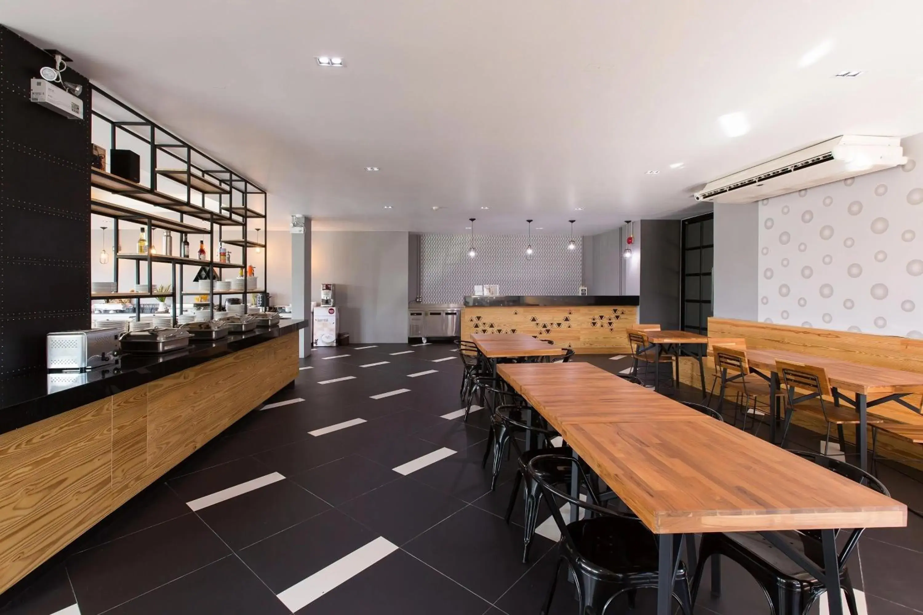 Restaurant/places to eat in Maya Phuket Airport Hotel-Naiyang Beach Restaurant/places to eat in Maya Phuket Airport Hotel-Naiyang Beach