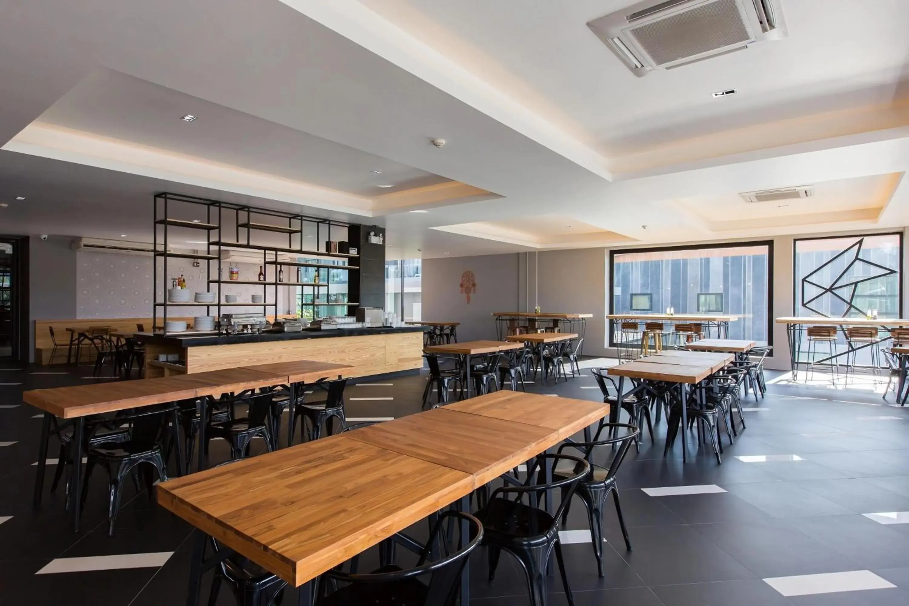 Restaurant/places to eat in Maya Phuket Airport Hotel-Naiyang Beach Restaurant/places to eat in Maya Phuket Airport Hotel-Naiyang Beach