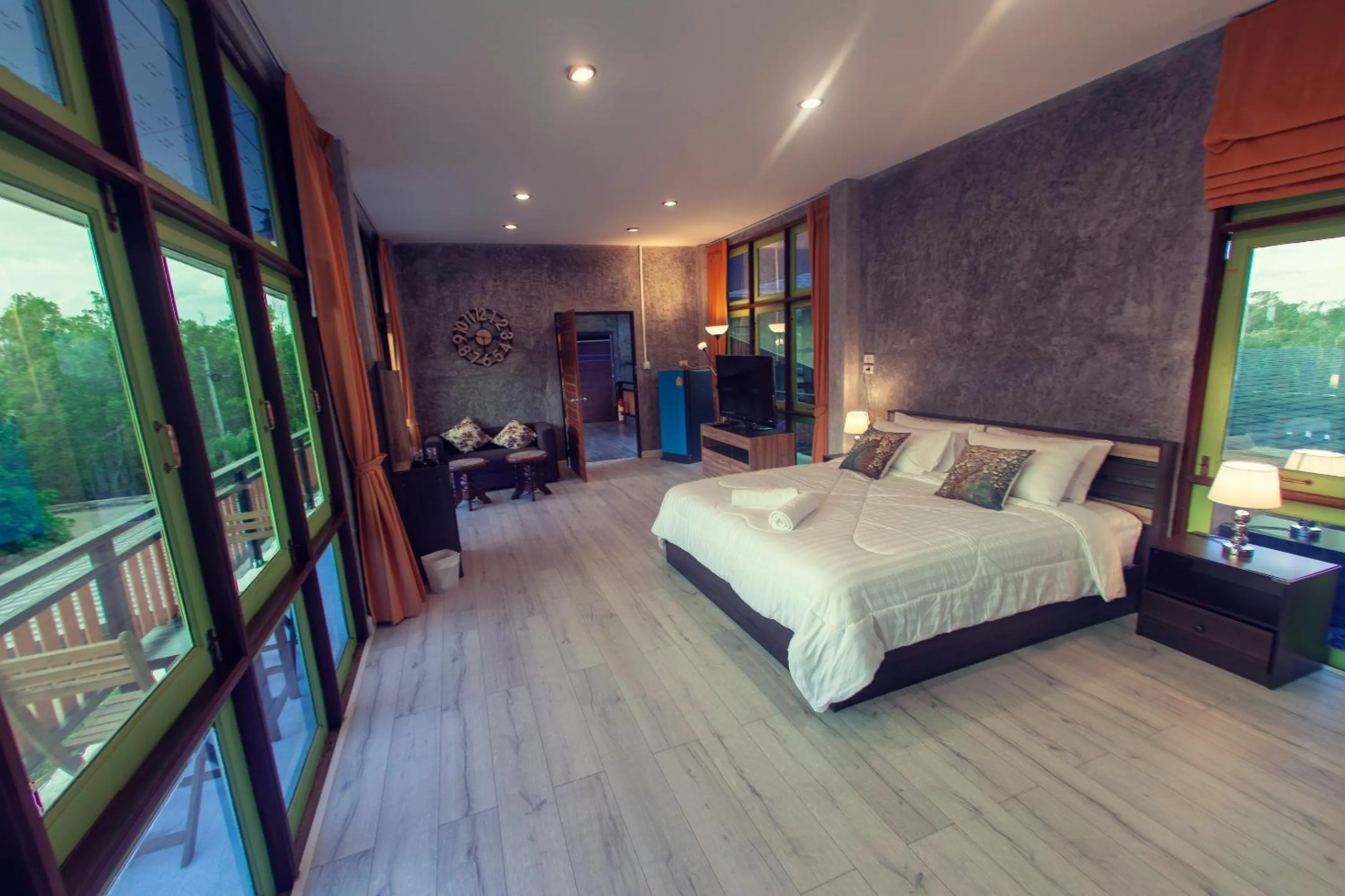 Photo of the whole room, Bed in Tonmai Suites