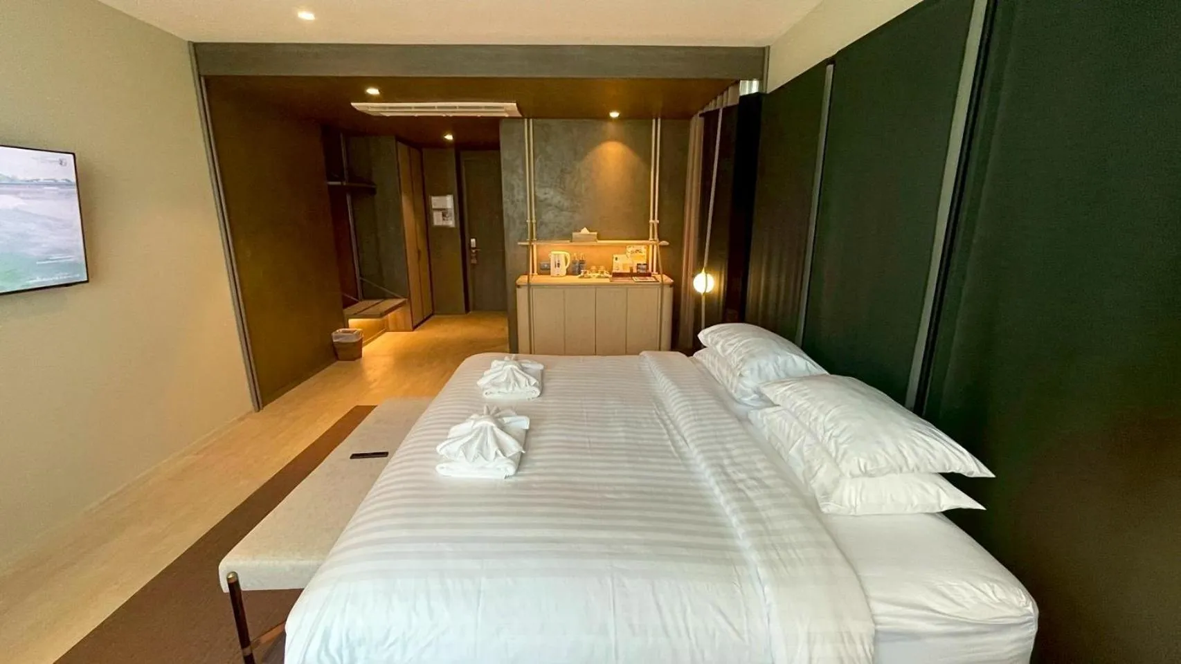 Photo of the whole room, Bed in Grand Vista Hotel Chiangrai
