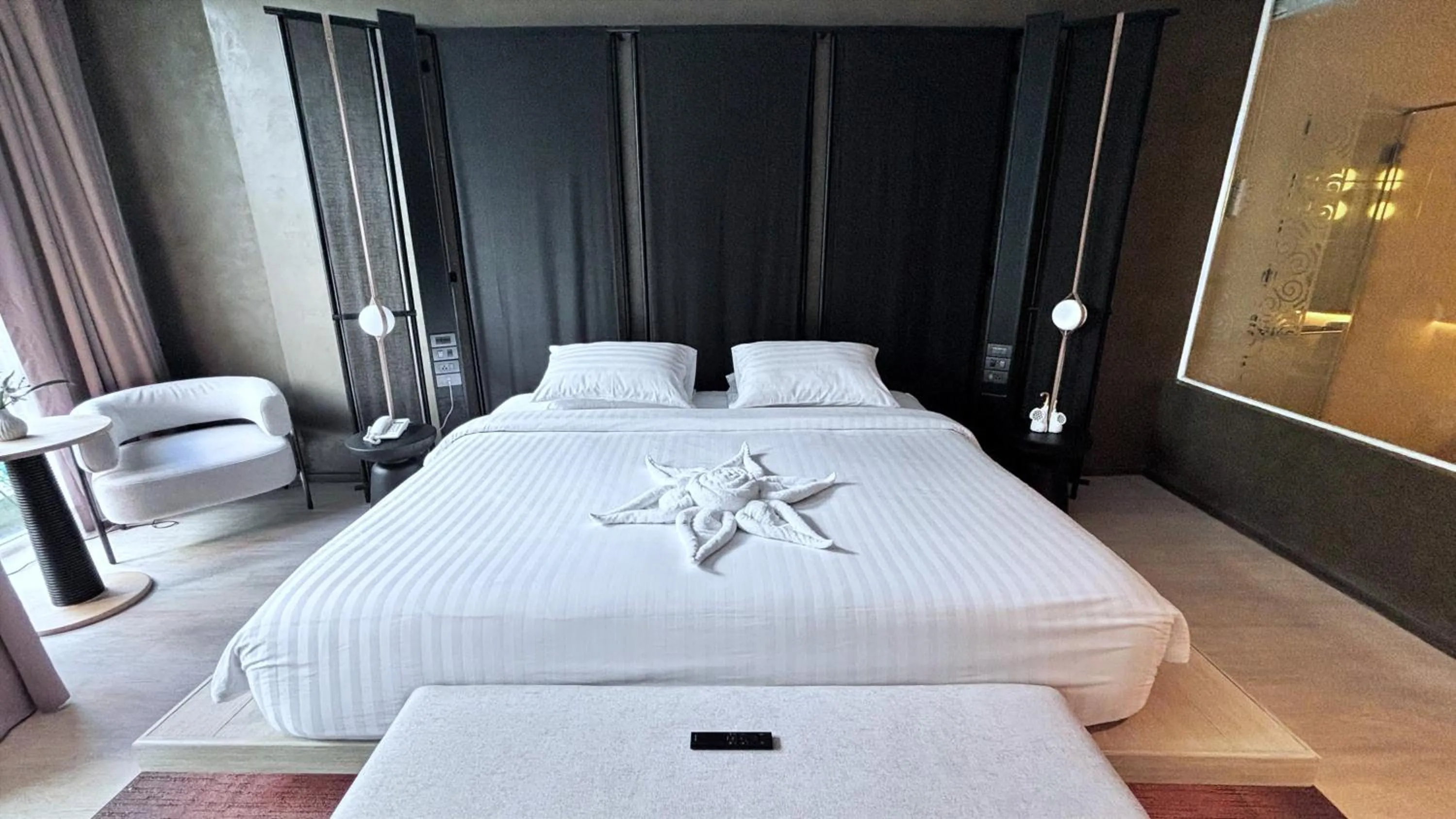 Photo of the whole room, Bed in Grand Vista Hotel Chiangrai
