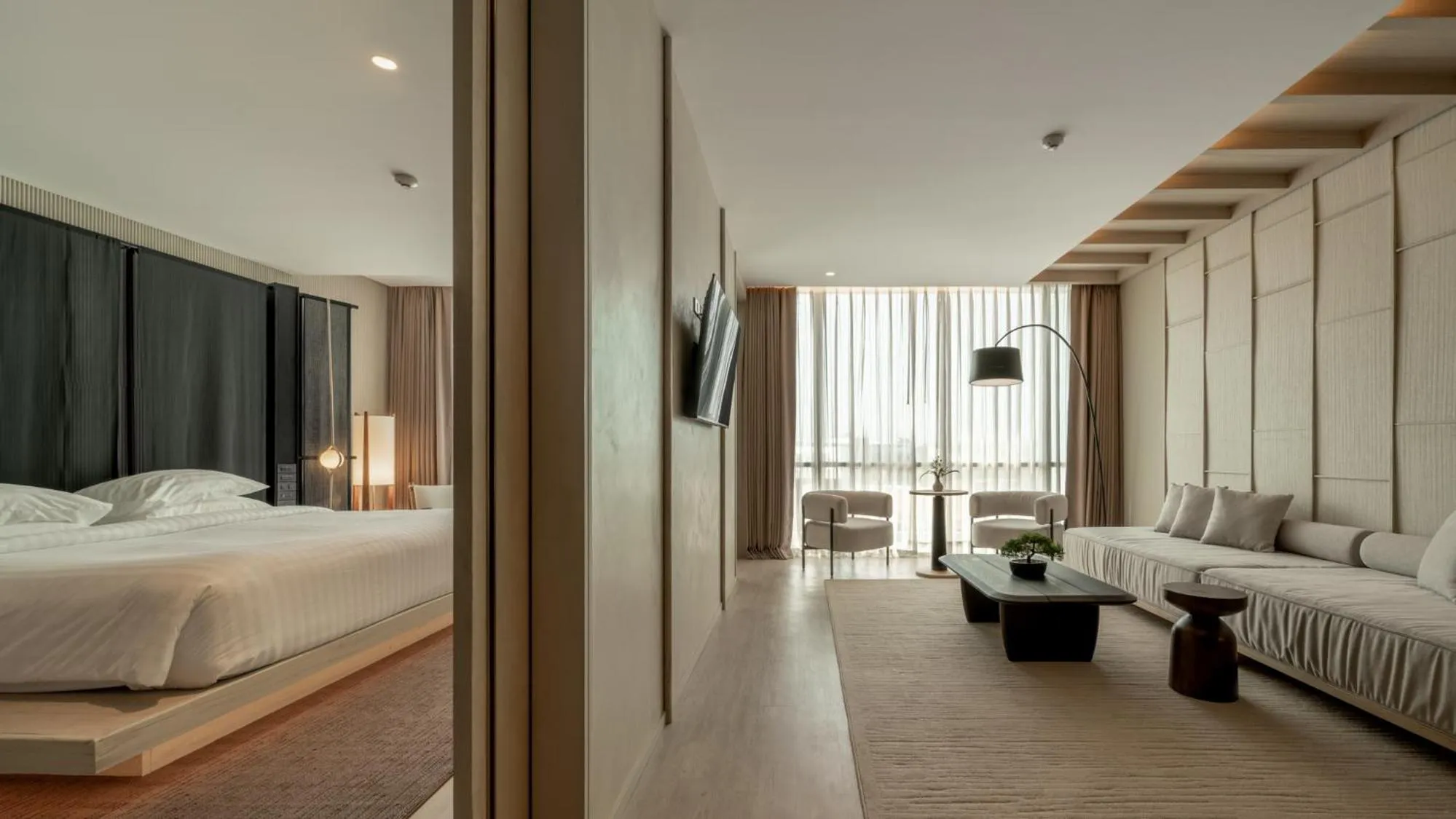 Living room, Bed in Grand Vista Hotel Chiangrai