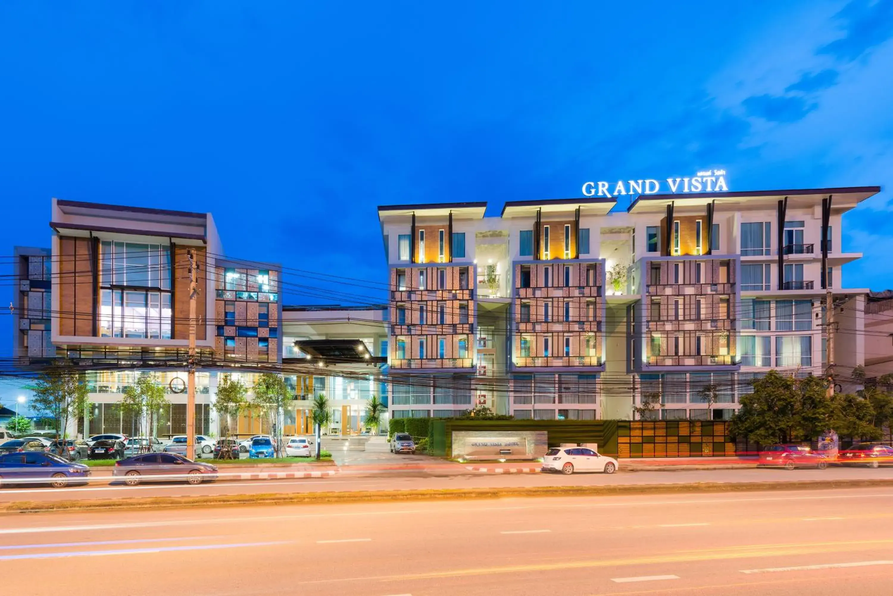 Property building in Grand Vista Hotel Chiangrai Property building in Grand Vista Hotel Chiangrai