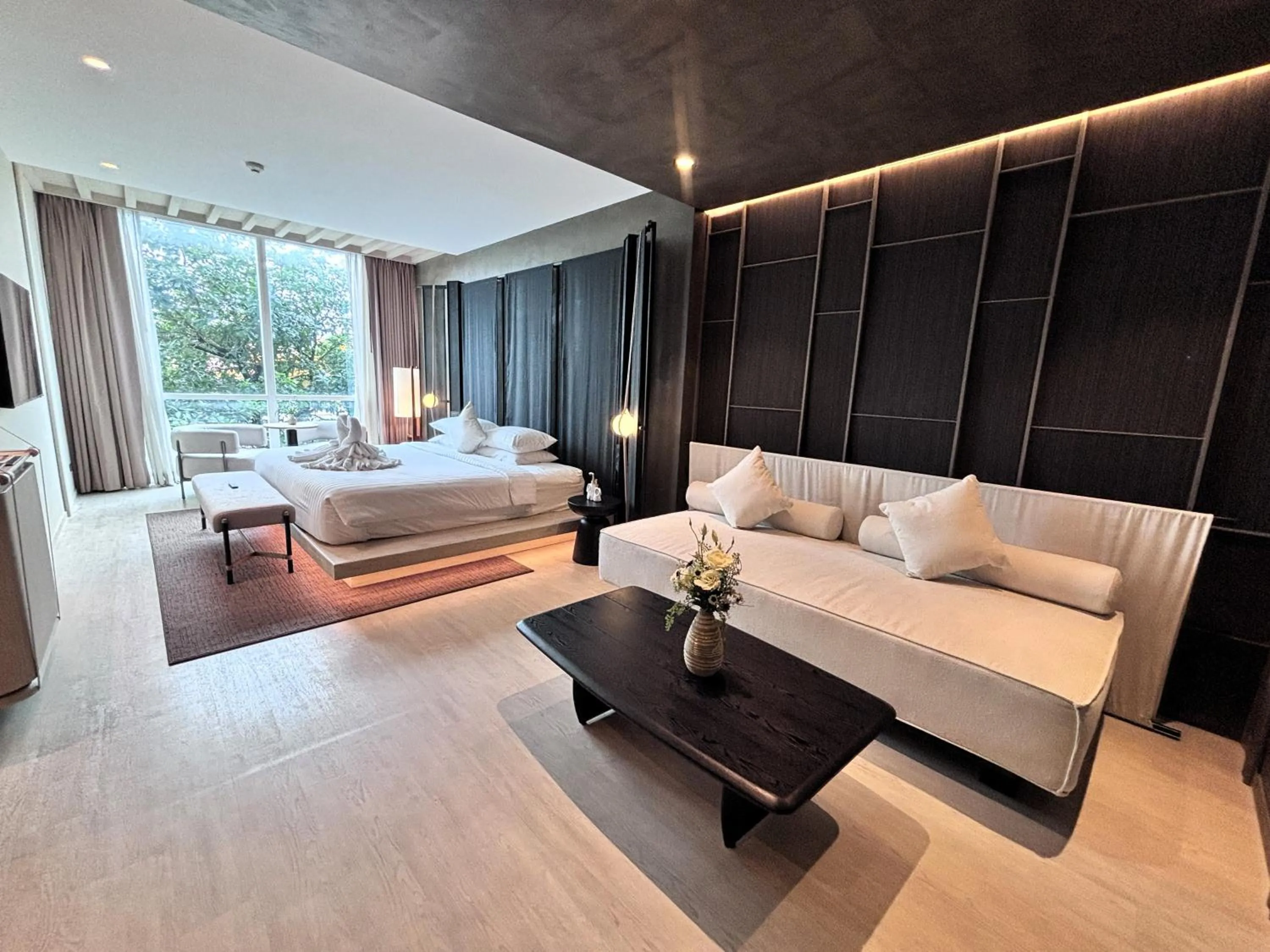 Photo of the whole room, Bed in Grand Vista Hotel Chiangrai