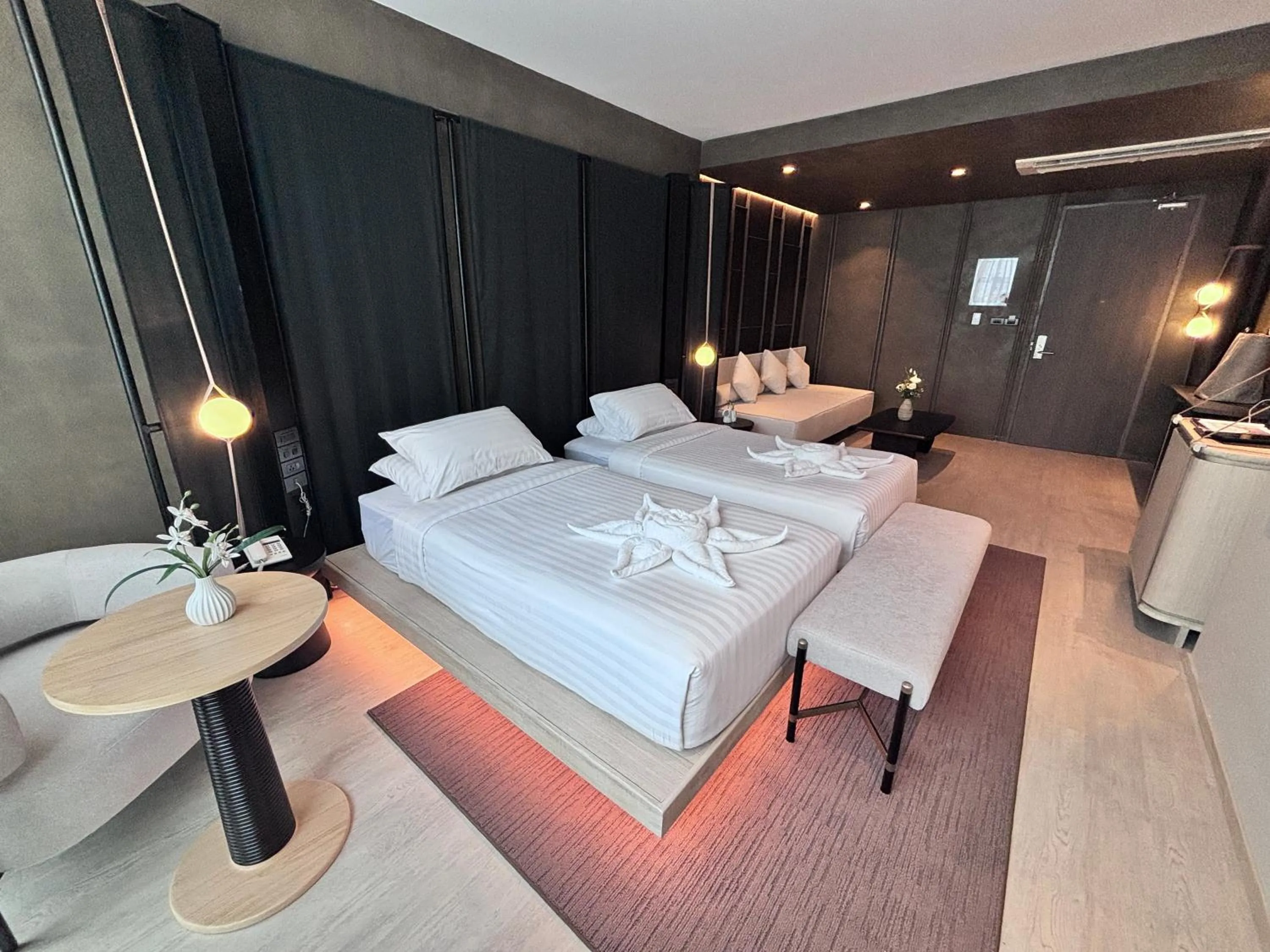 Photo of the whole room, Bed in Grand Vista Hotel Chiangrai