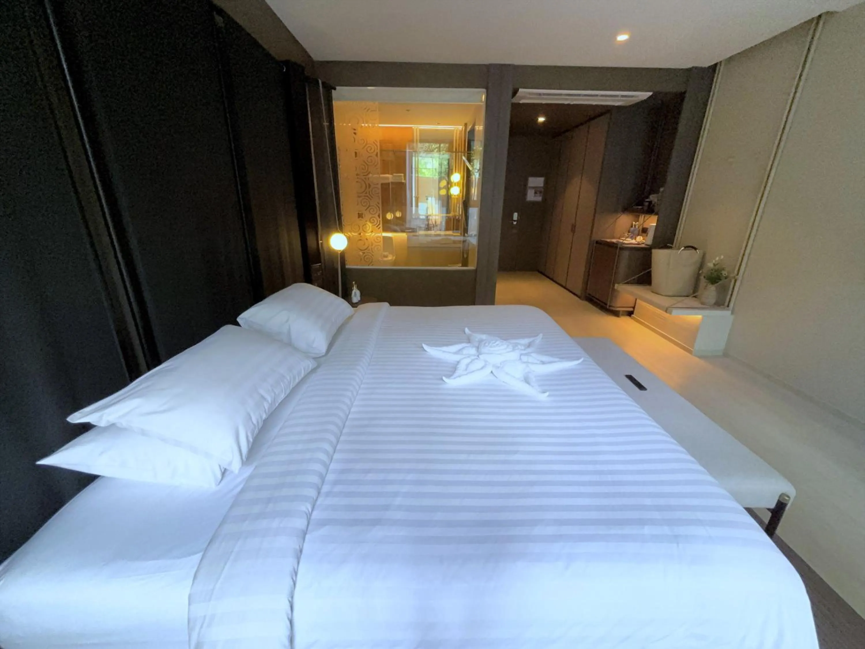 Photo of the whole room, Bed in Grand Vista Hotel Chiangrai