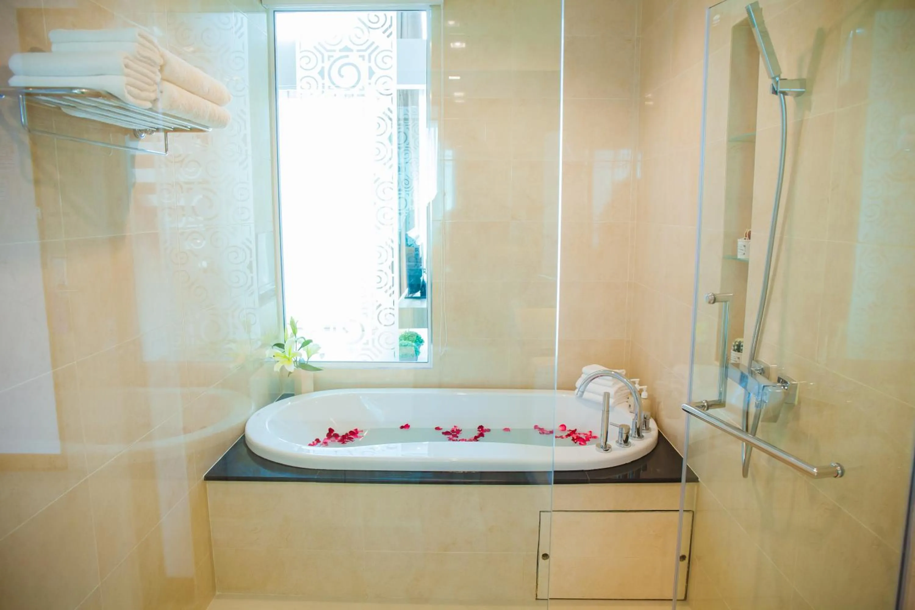 Bathroom in Grand Vista Hotel Chiangrai