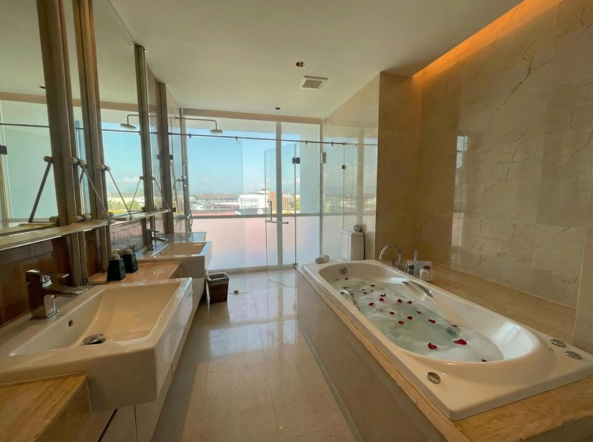 Bathroom in Grand Vista Hotel Chiangrai