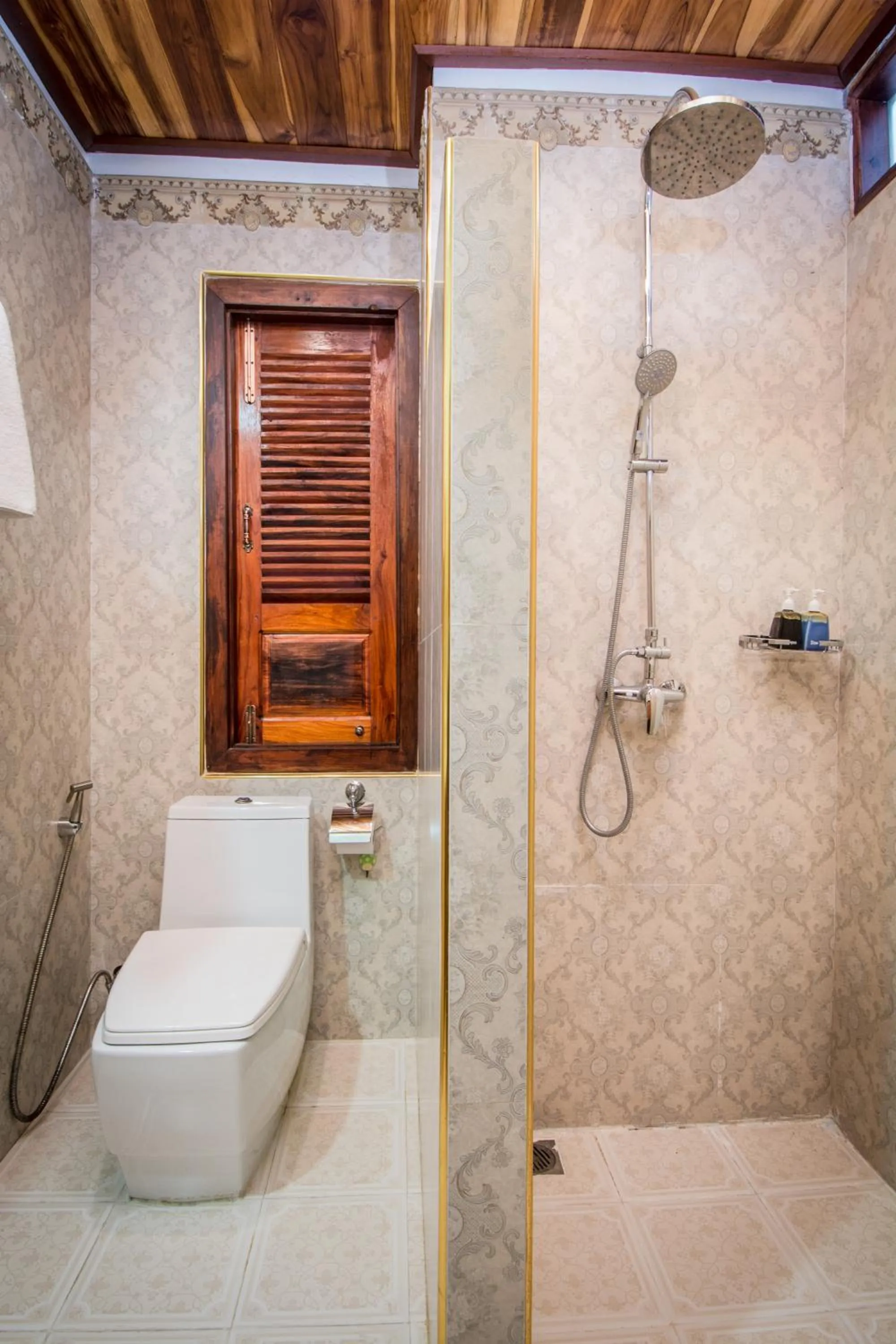 Shower in Villa Ang Thong