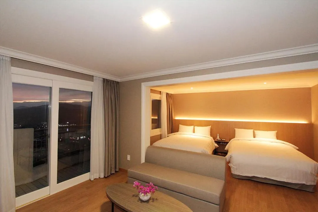 Bed in La Vie D'or Resort