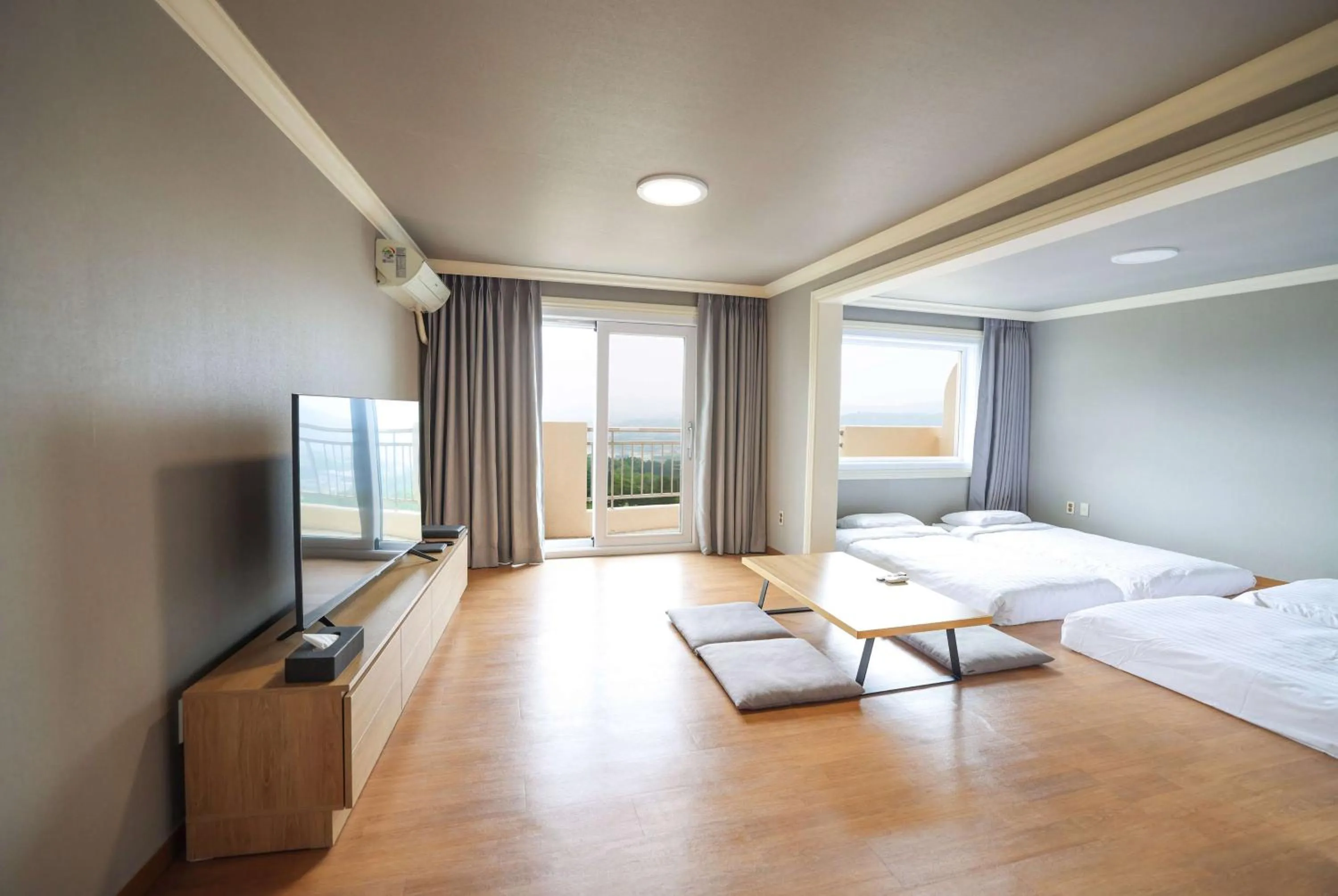 Photo of the whole room, Bed in La Vie D'or Resort