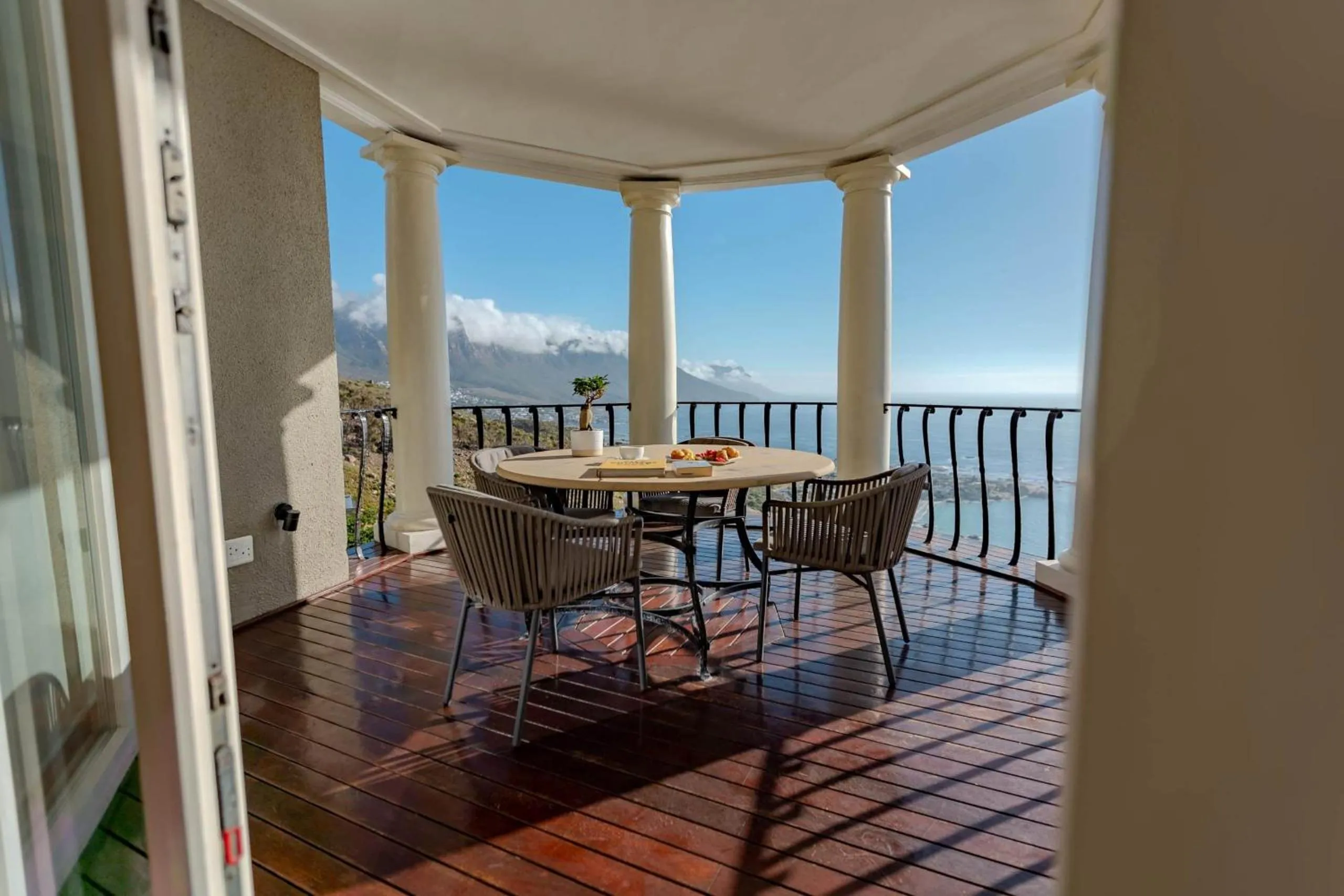 Natural landscape in 21 Nettleton Boutique Hotel & Luxury Residence