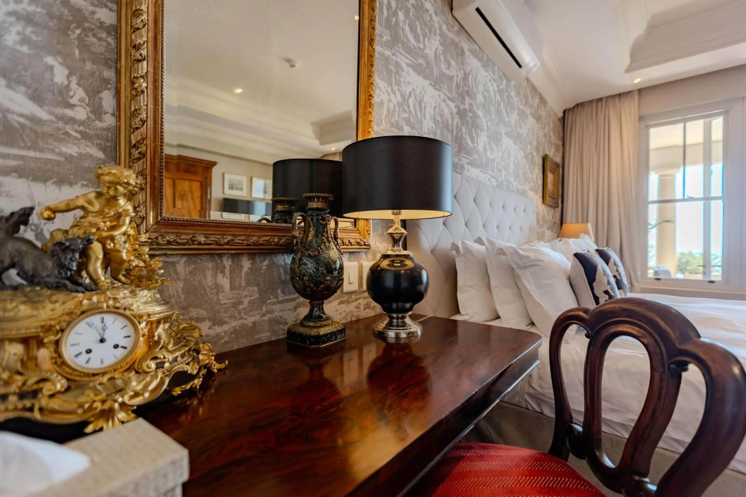 Bed in 21 Nettleton Boutique Hotel & Luxury Residence