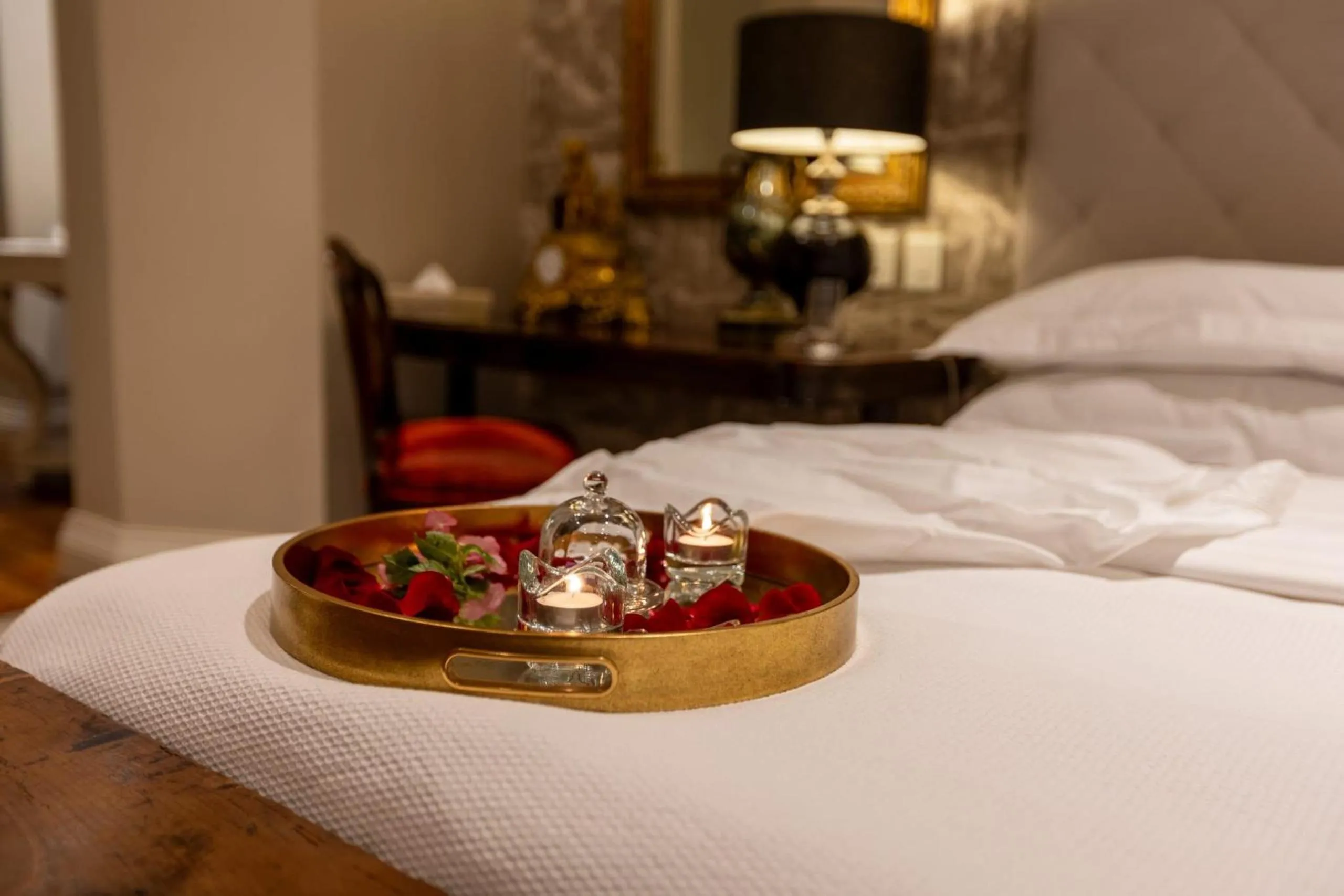 Bed in 21 Nettleton Boutique Hotel & Luxury Residence