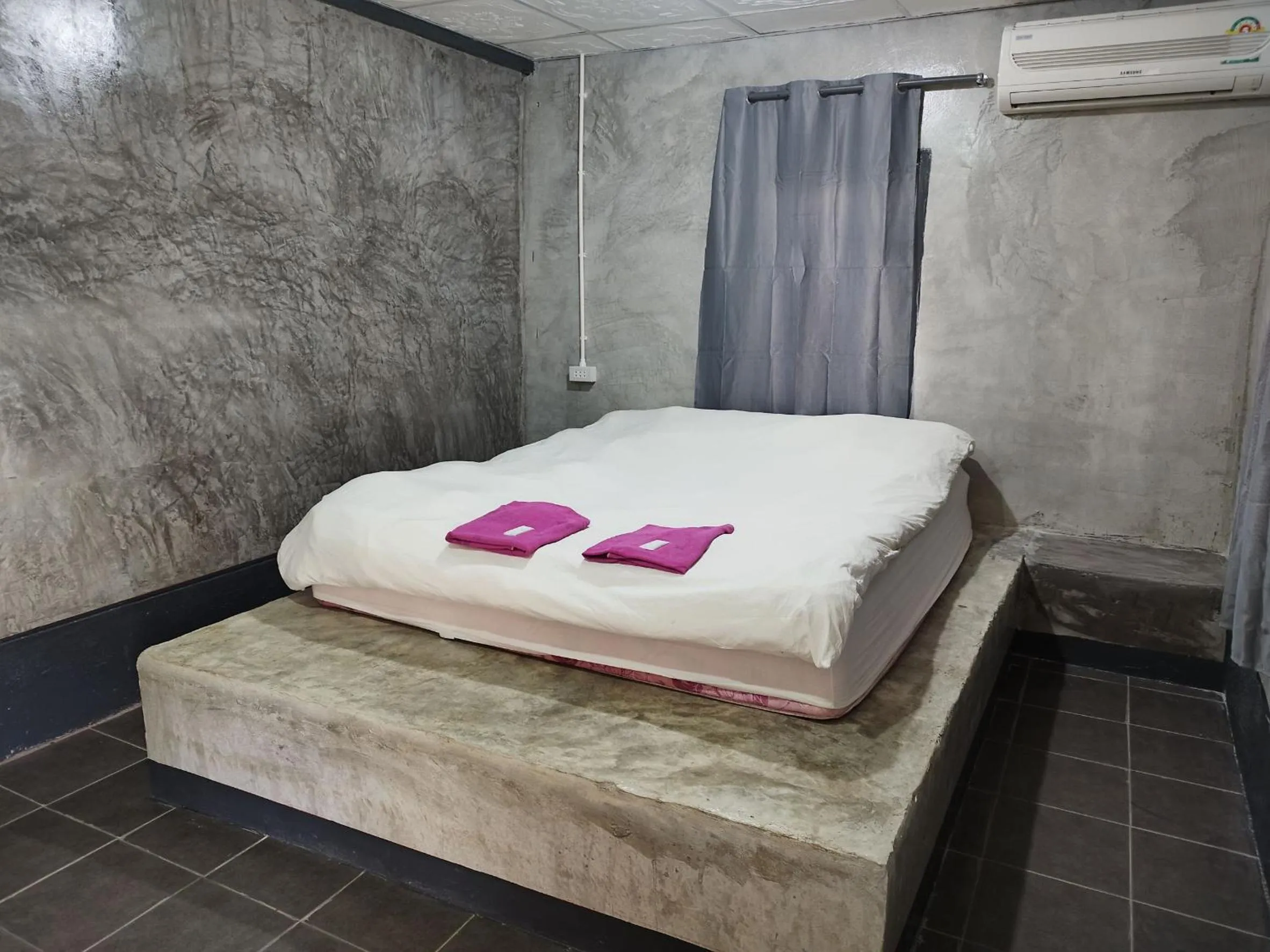 Bed in Pai Forest Resort