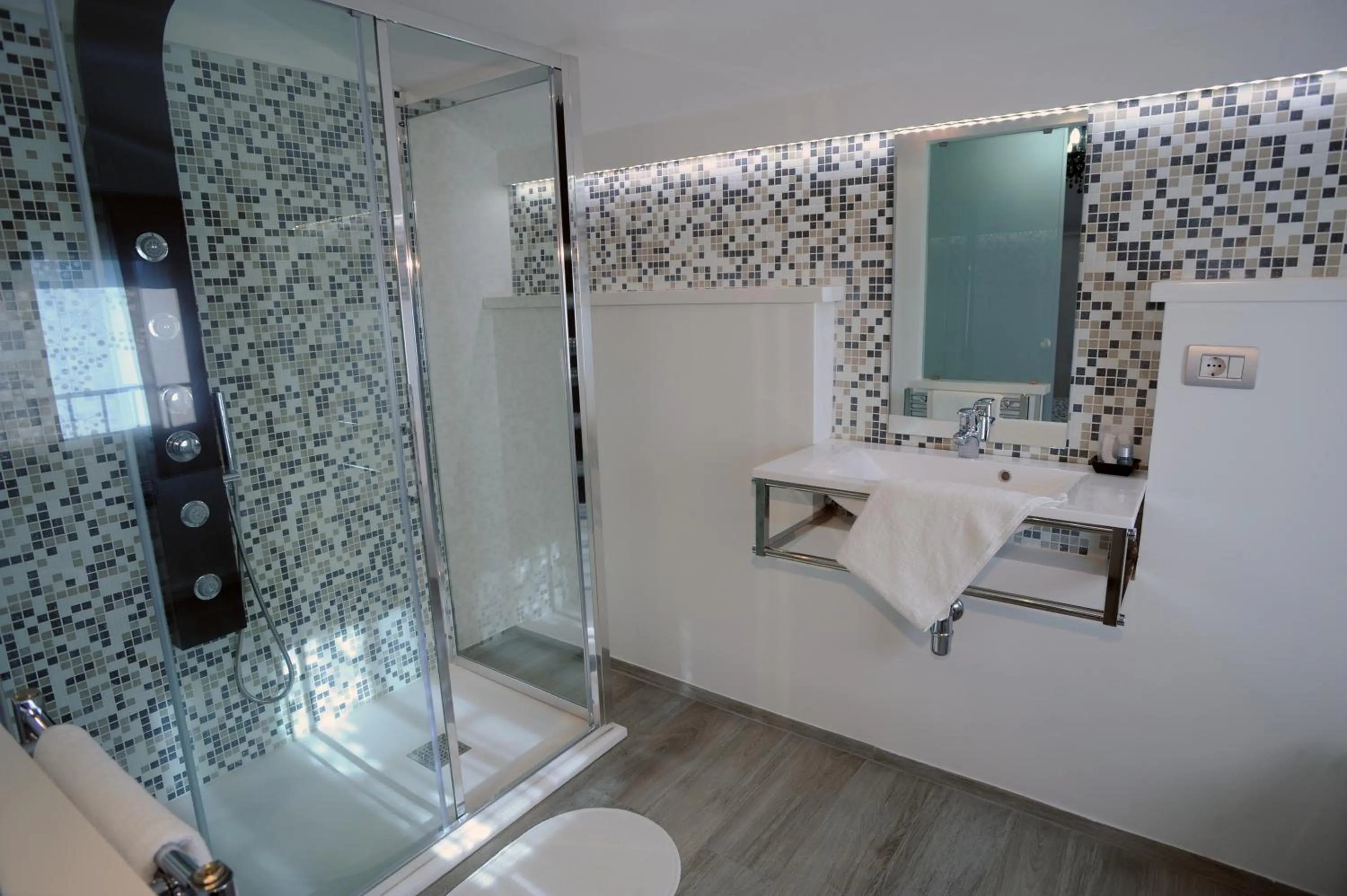 Bathroom in H5-5H Luxury Room