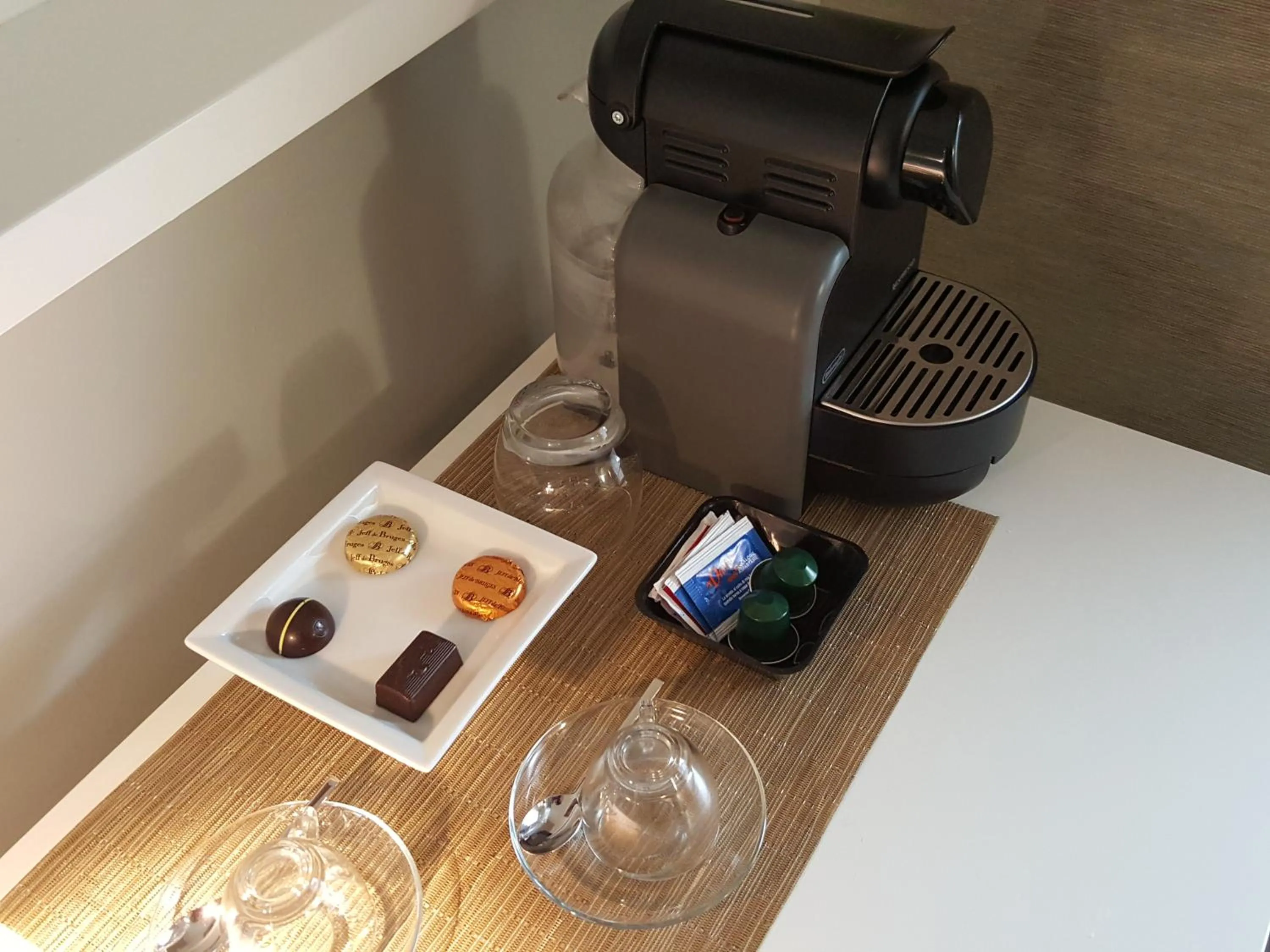 Food in H5-5H Luxury Room