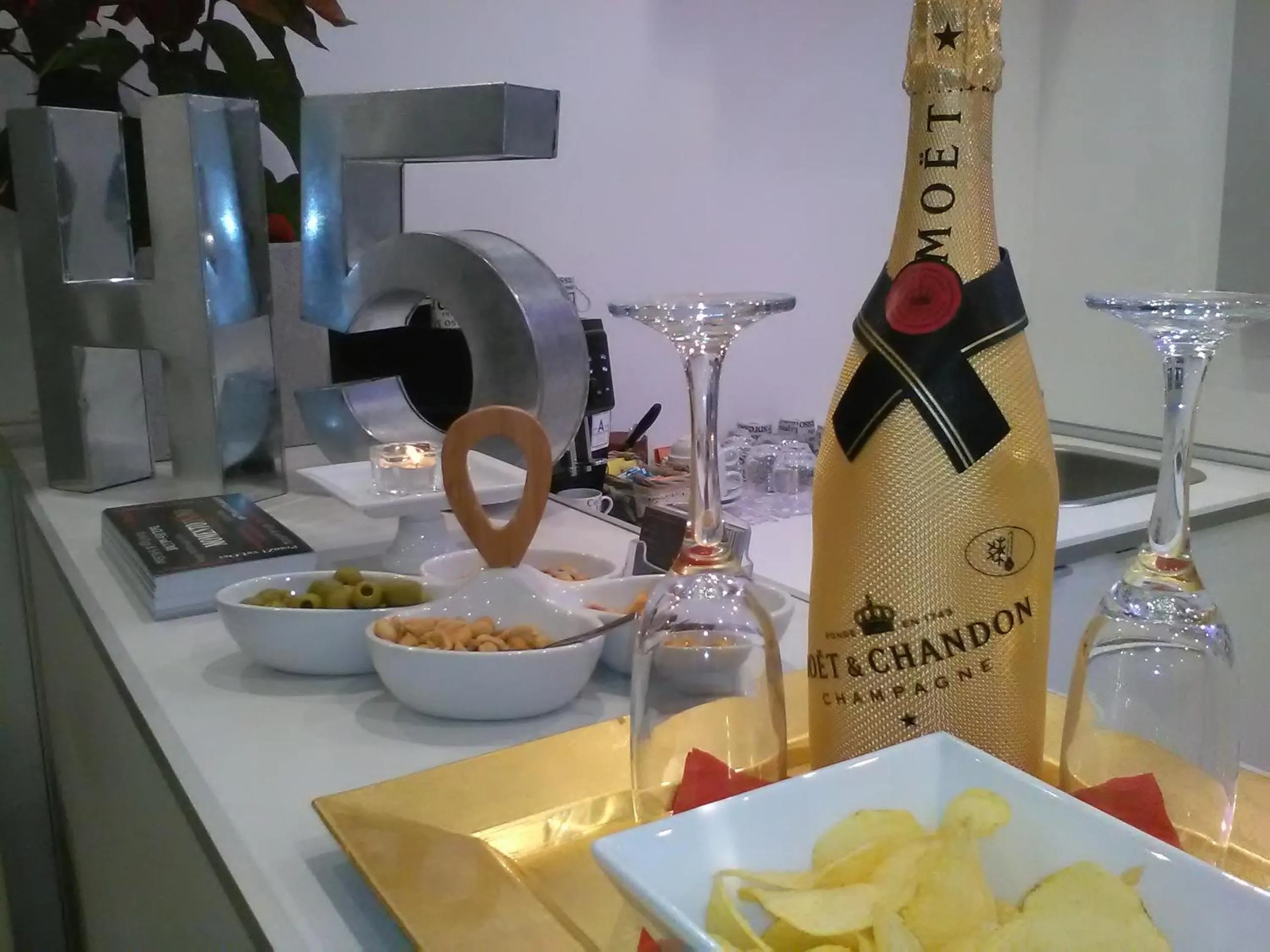 Food in H5-5H Luxury Room