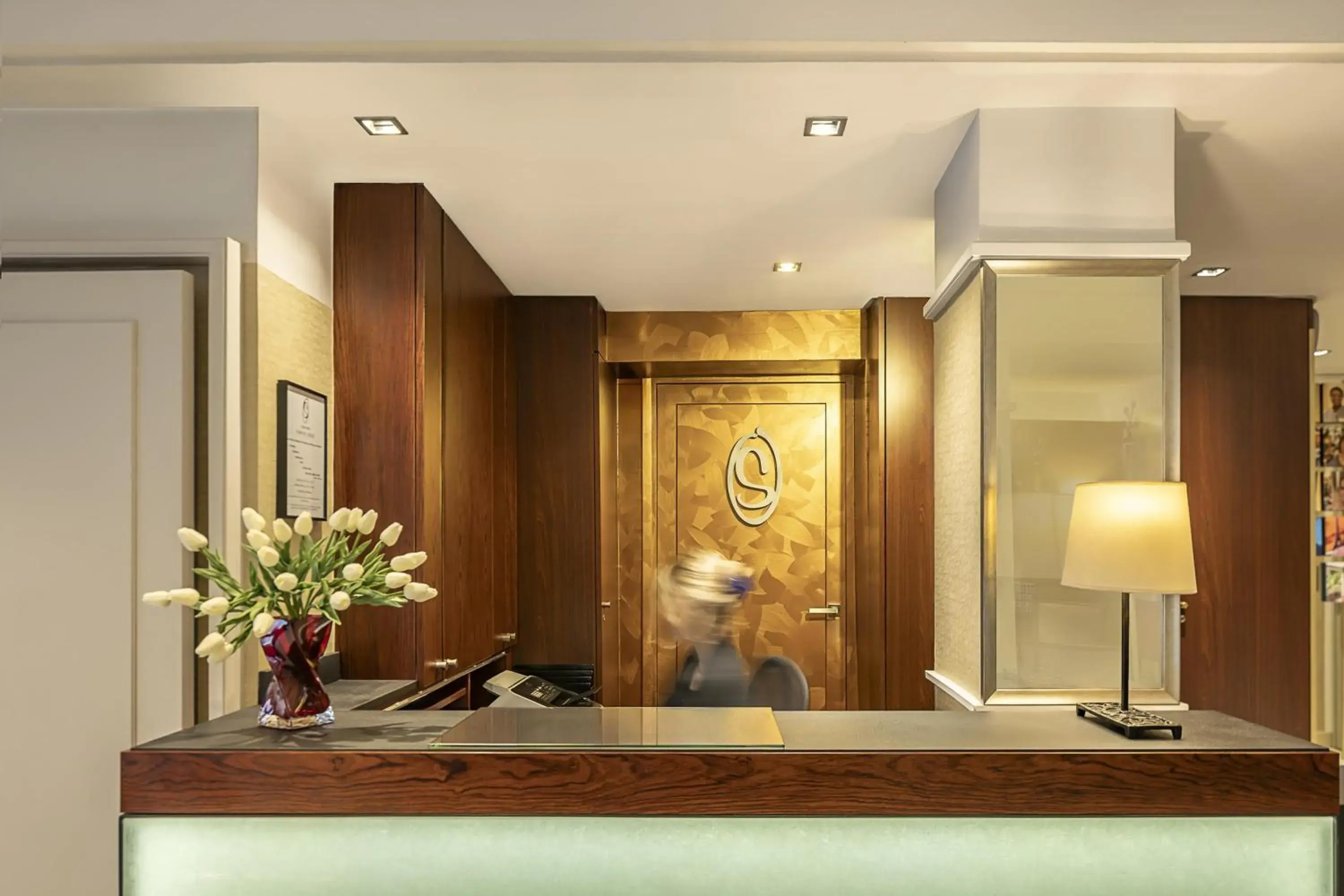 Lobby or reception in Best Western Plus Hotel Sydney Opera Lobby or reception in Best Western Plus Hotel Sydney Opera
