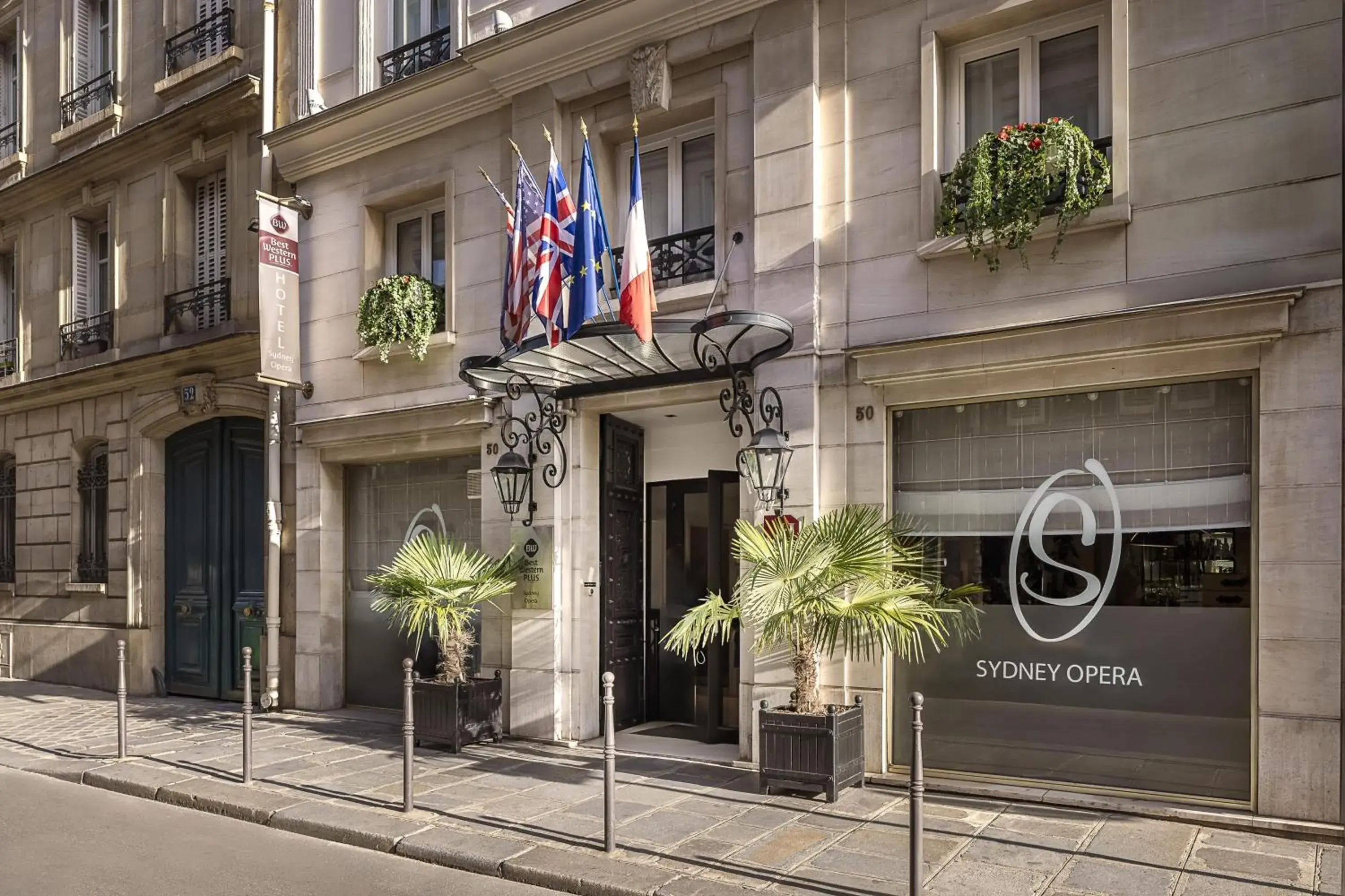 Property building in Best Western Plus Hotel Sydney Opera Property building in Best Western Plus Hotel Sydney Opera