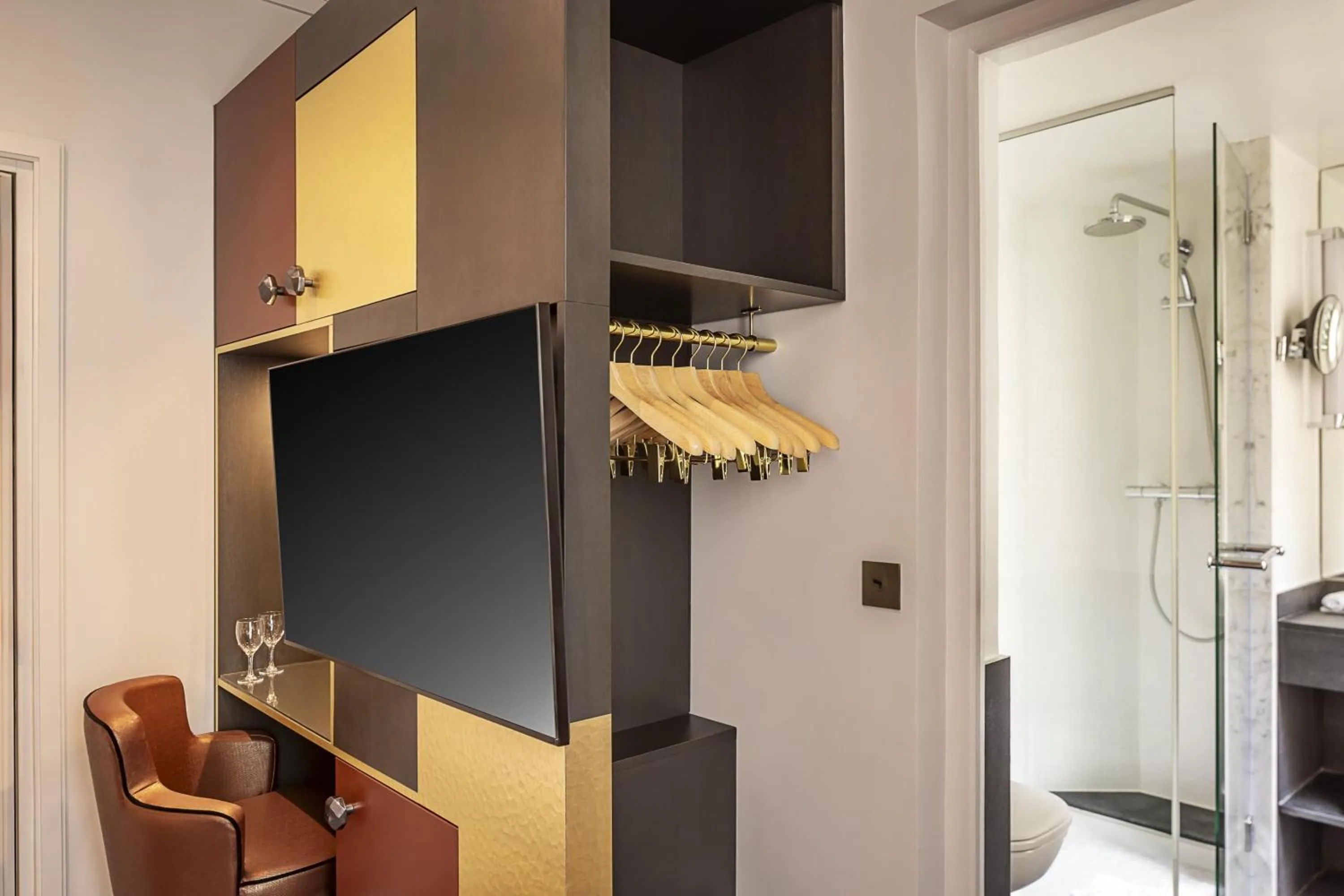 Bedroom in Best Western Plus Hotel Sydney Opera