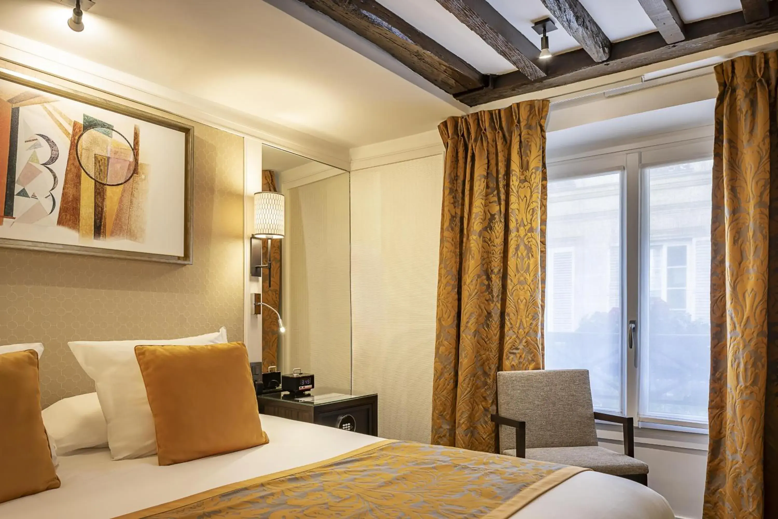 Bedroom, Bed in Best Western Plus Hotel Sydney Opera Bedroom, Bed in Best Western Plus Hotel Sydney Opera