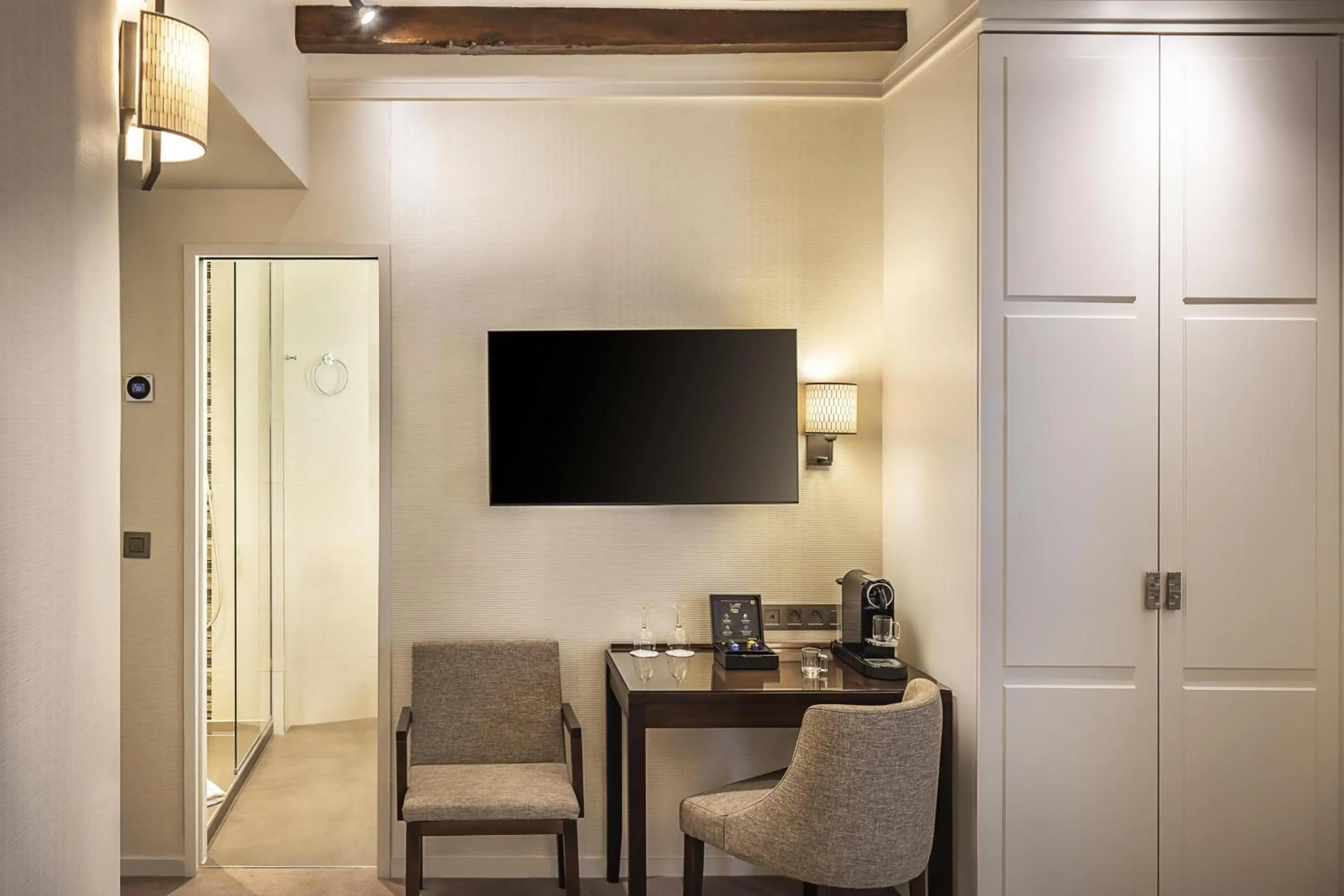 Bedroom in Best Western Plus Hotel Sydney Opera