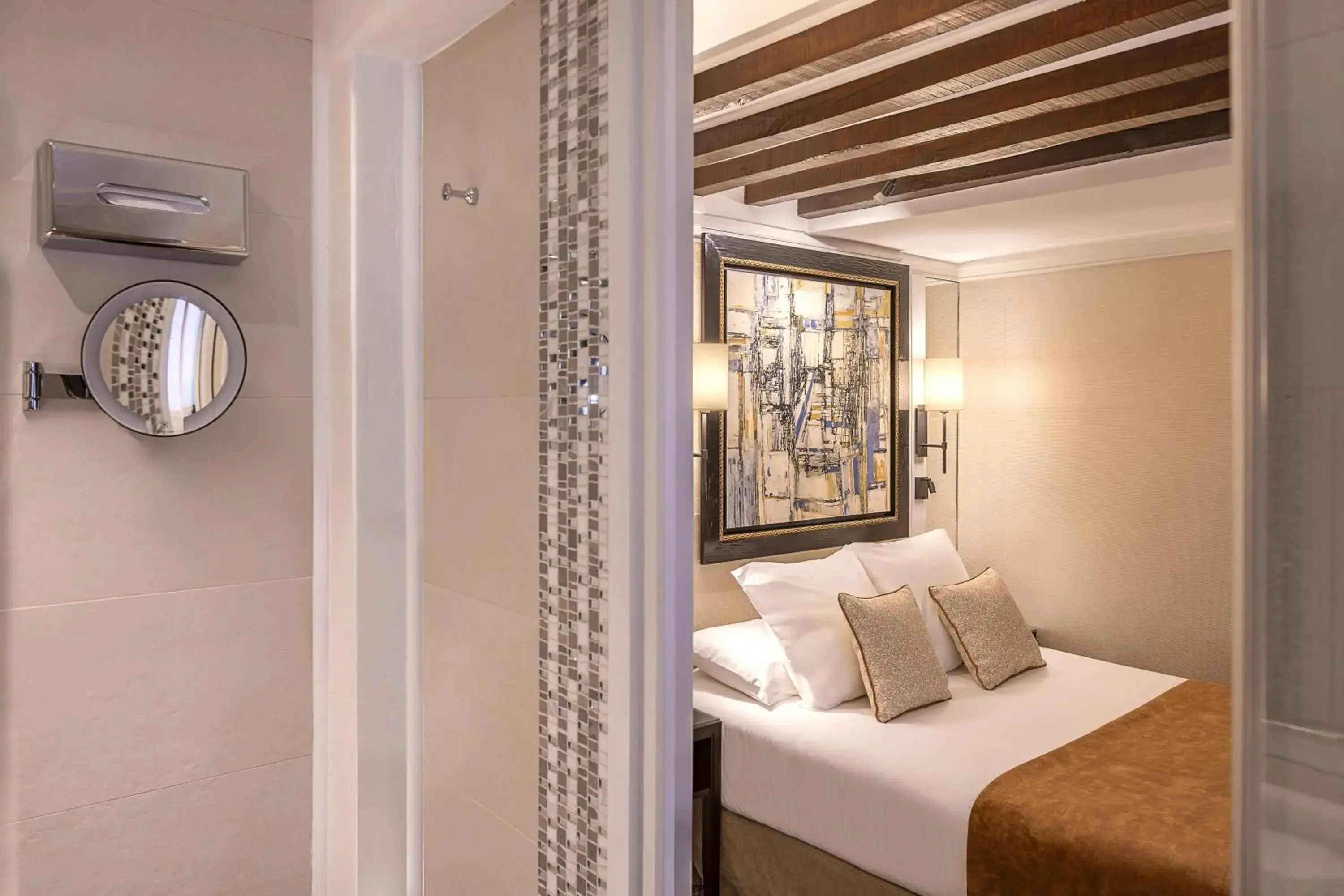 Bedroom, Bed in Best Western Plus Hotel Sydney Opera Bedroom, Bed in Best Western Plus Hotel Sydney Opera