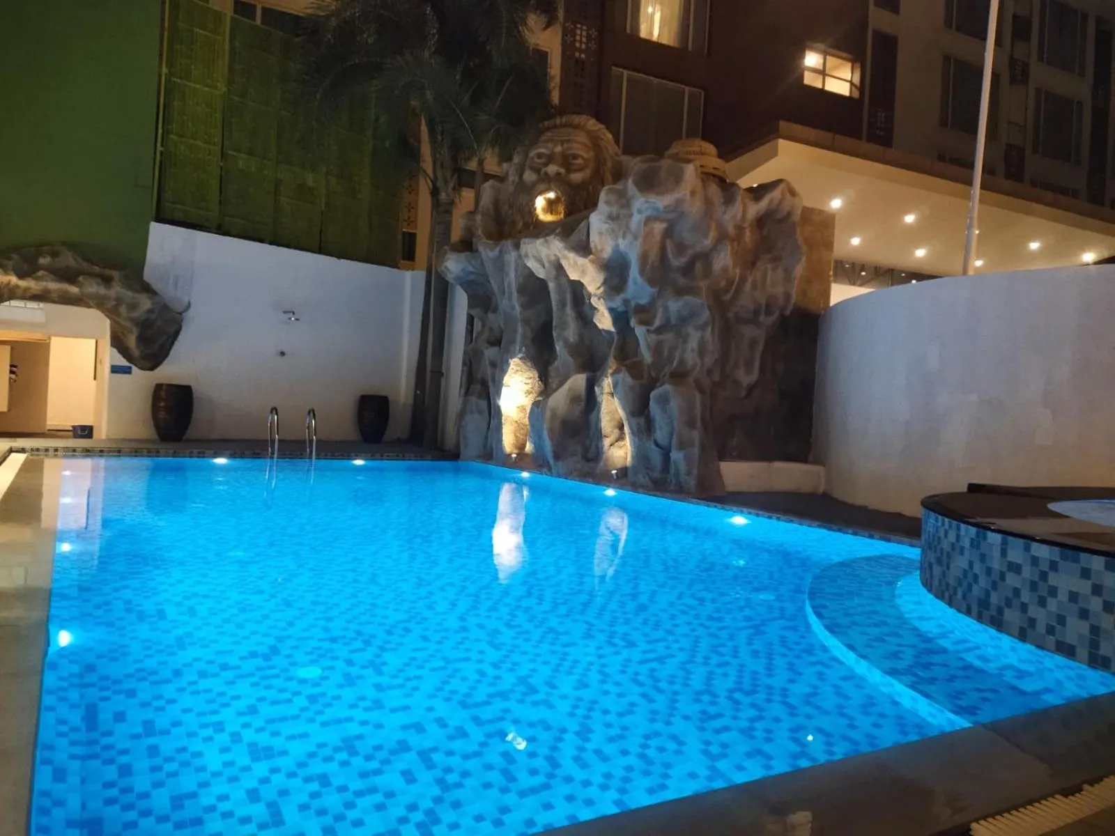 Swimming pool in Days Hotel by Wyndham Chennai OMR