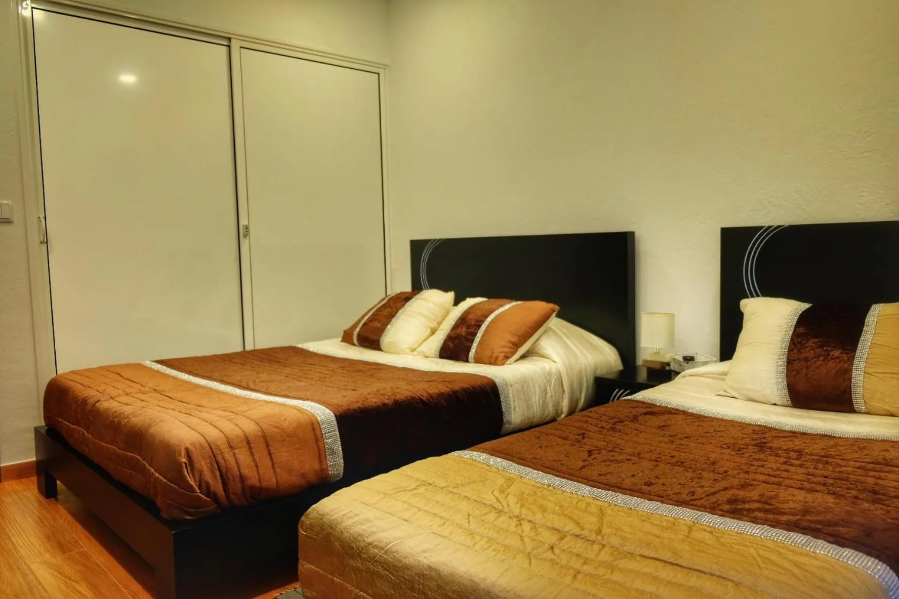 Double Room with Private Bathroom in Vale dos Encantos