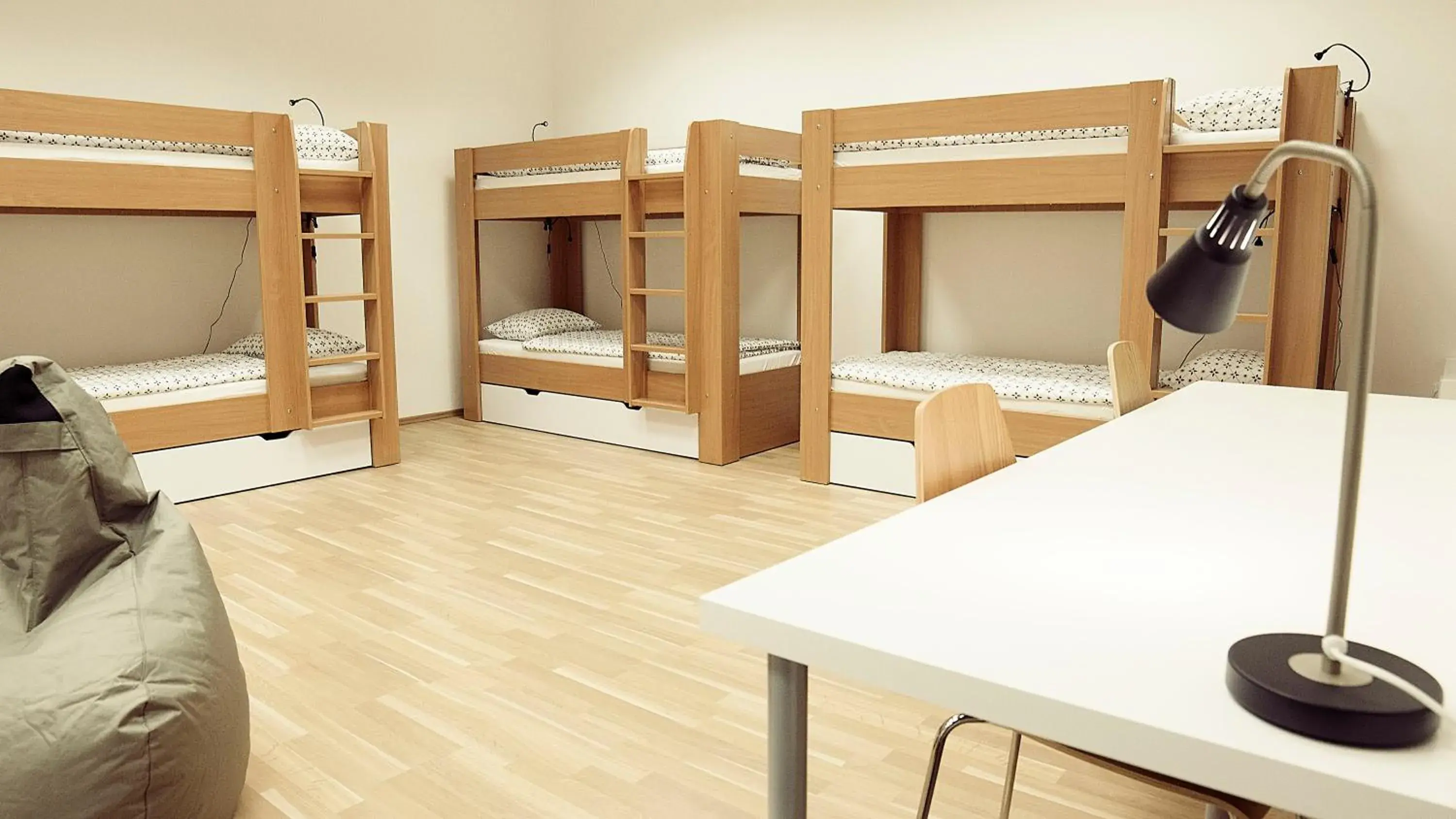 Bed in 8-Bed Mixed Dormitory Room in Hostel Folks Bed in 8-Bed Mixed Dormitory Room in Hostel Folks