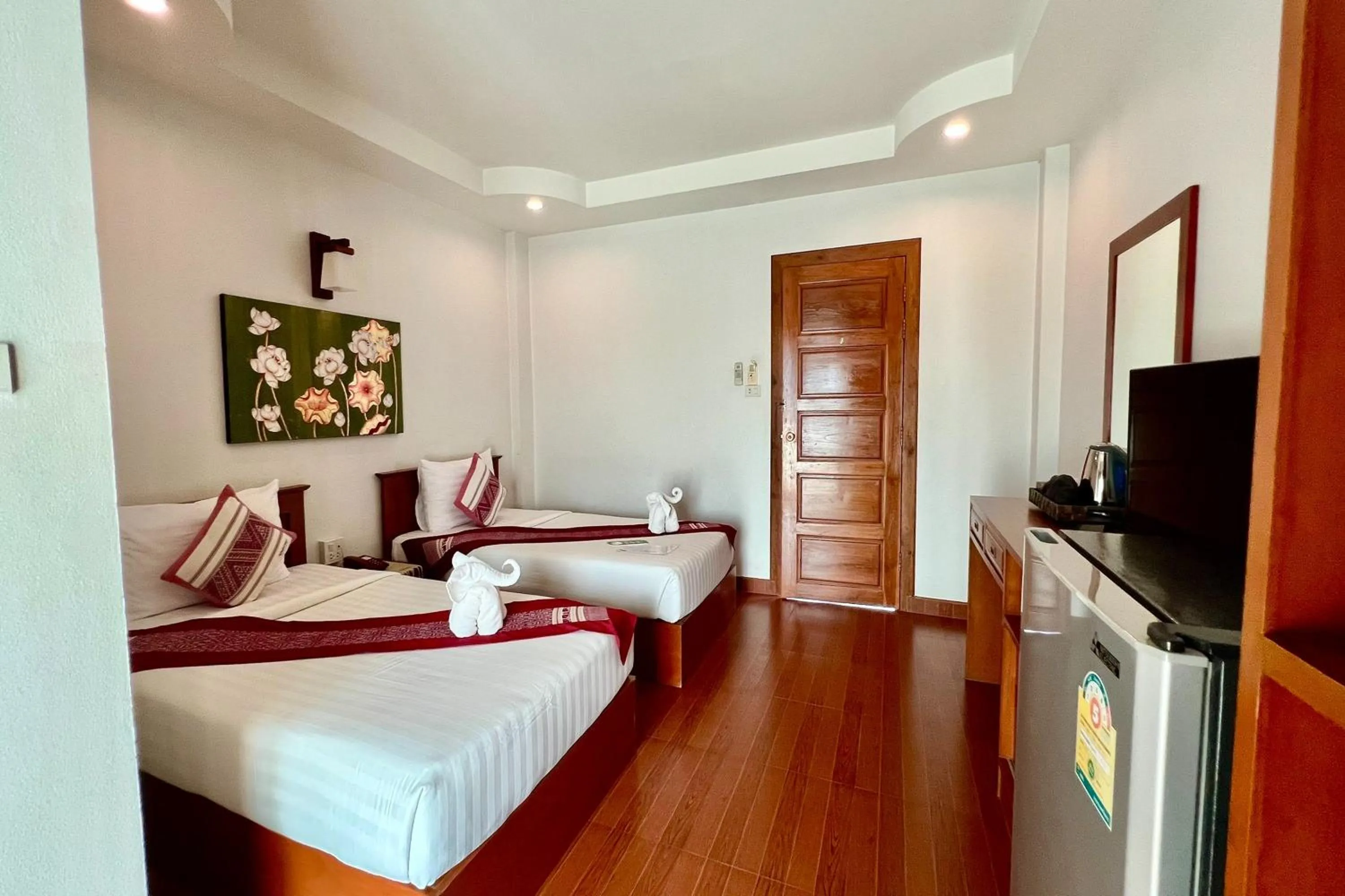 Photo of the whole room, Bed in Sawadeelanna Hotel