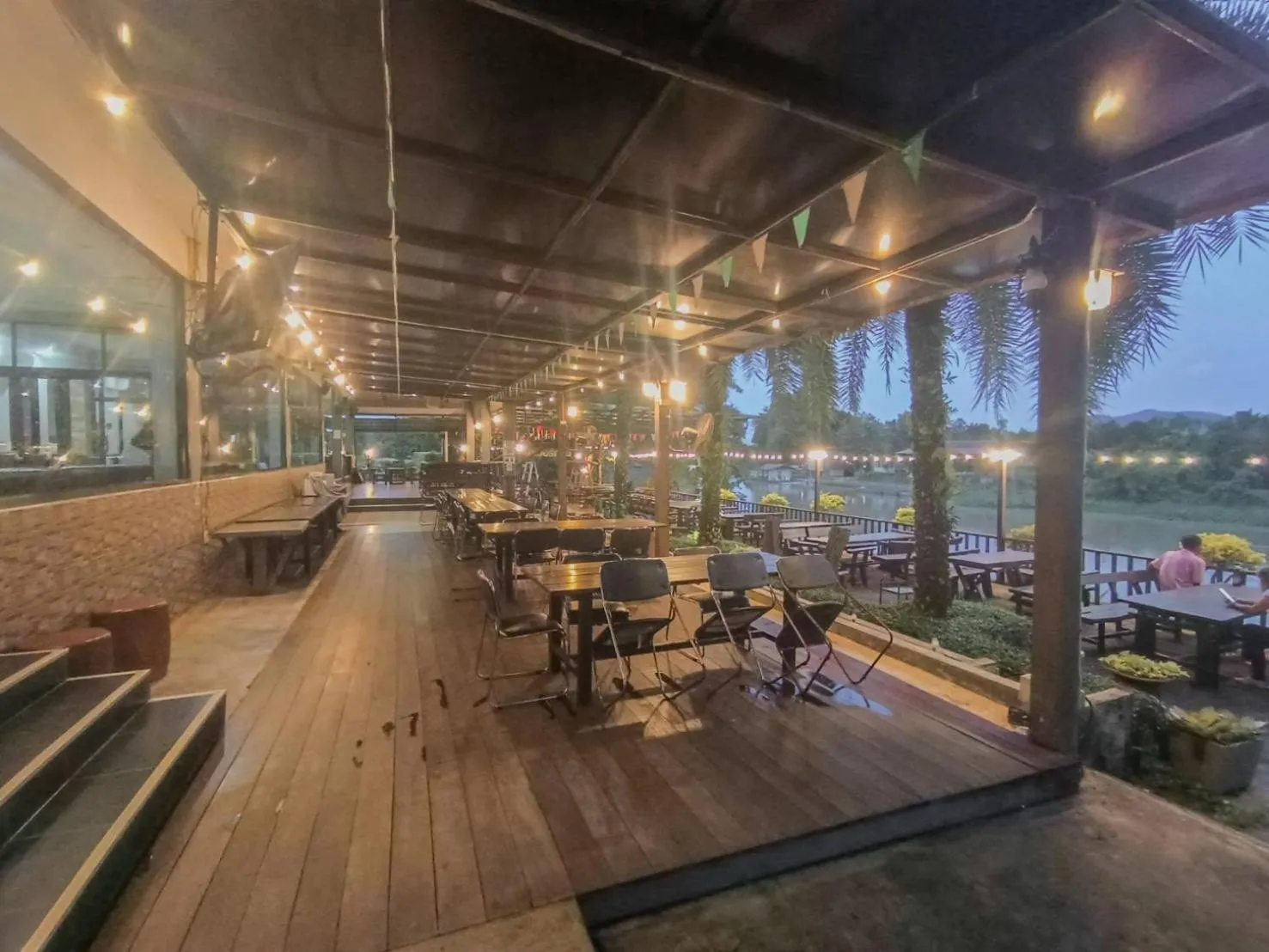 Restaurant/places to eat in Evergreen Resort Chanthaburi