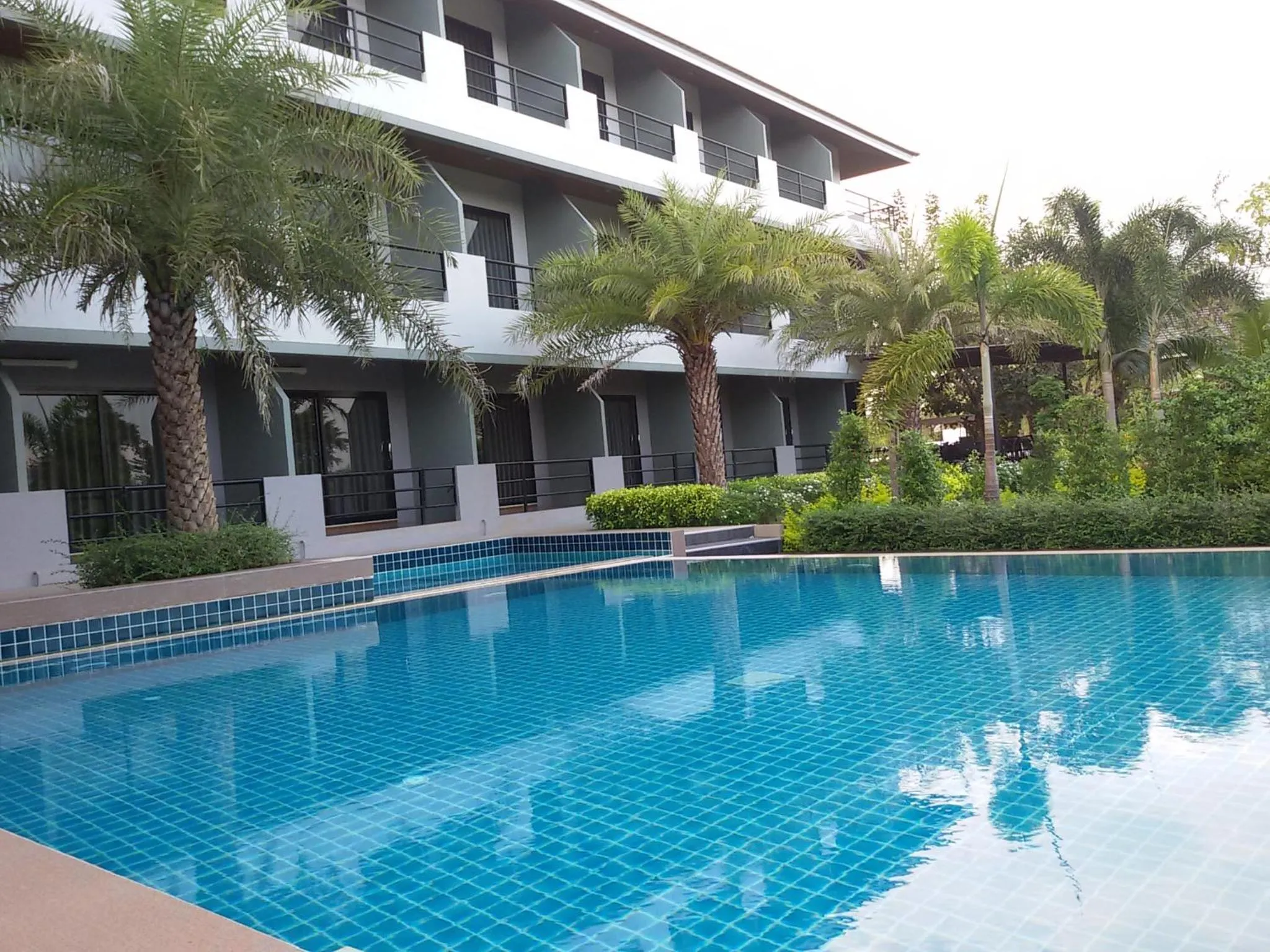 Swimming pool in Evergreen Resort Chanthaburi