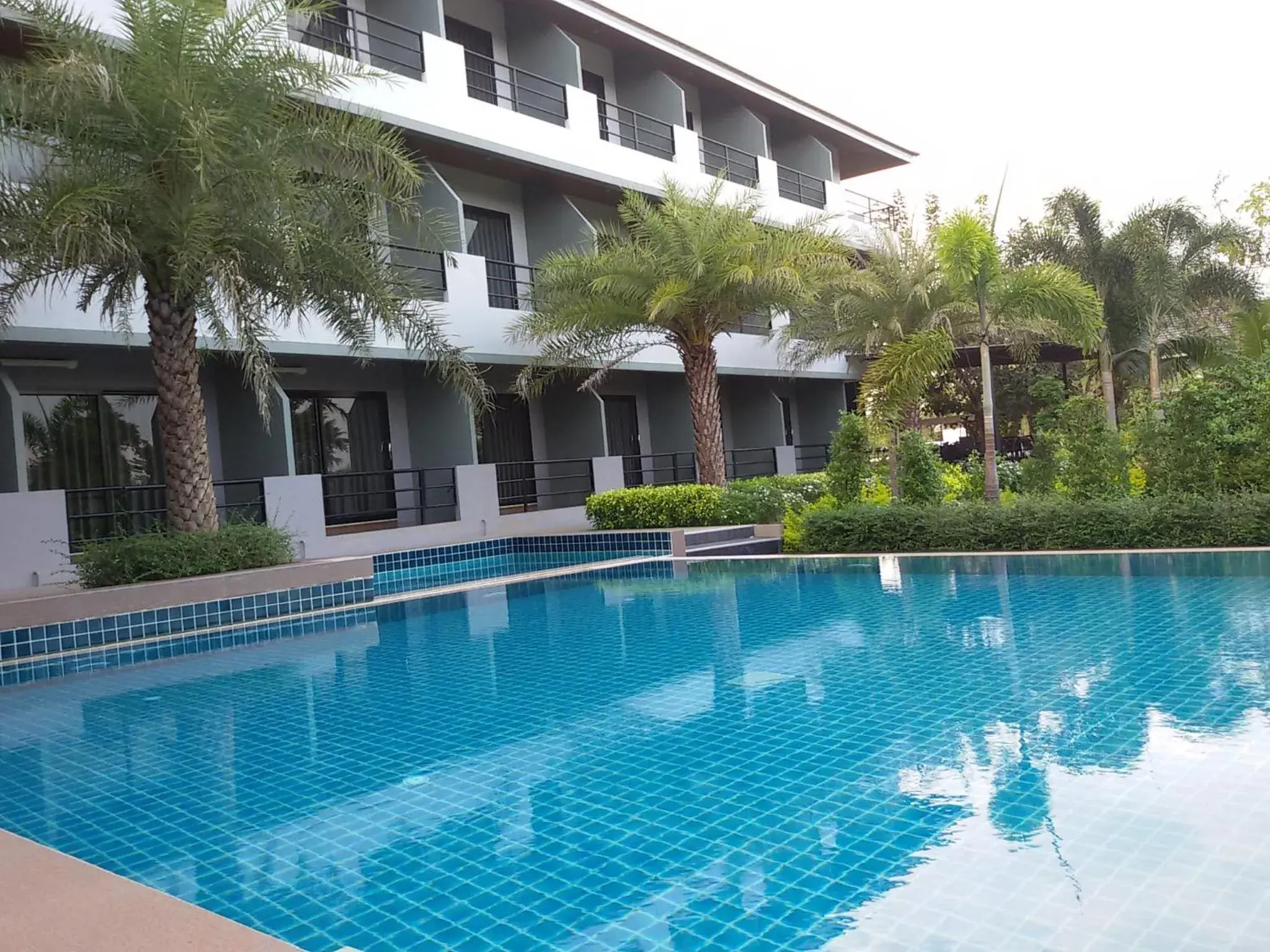 Swimming pool in Evergreen Resort Chanthaburi Swimming pool in Evergreen Resort Chanthaburi