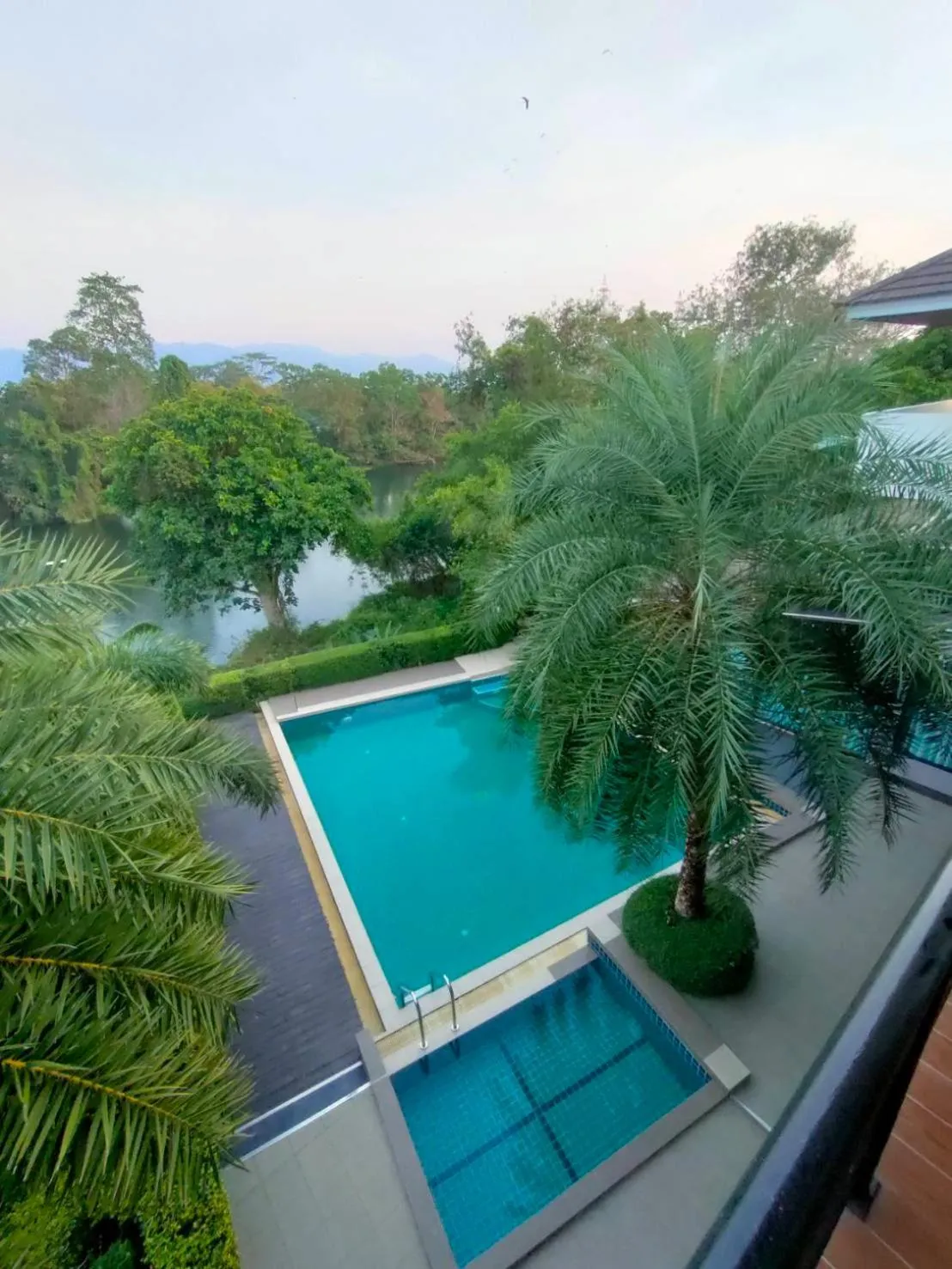 Swimming pool in Evergreen Resort Chanthaburi