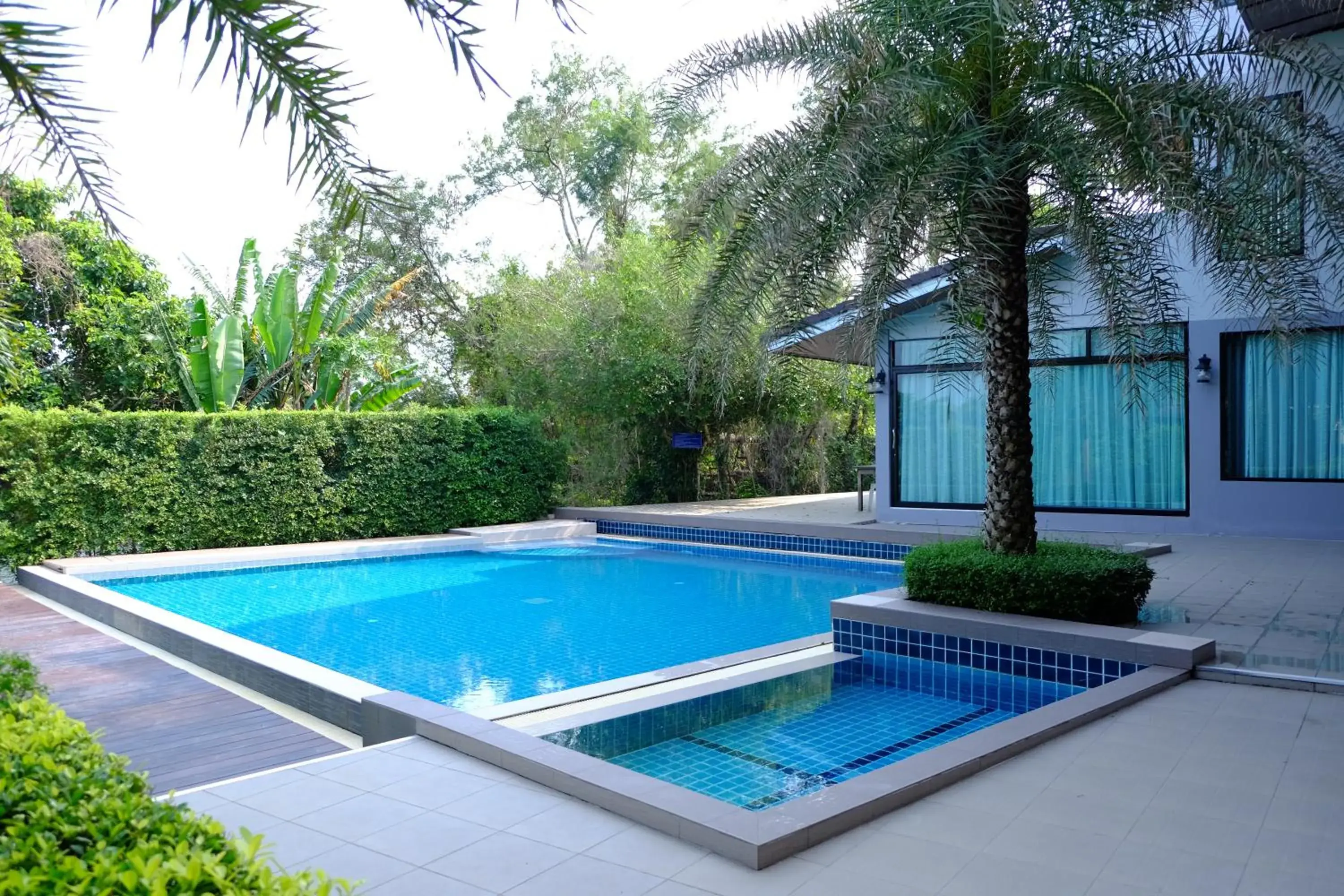 Swimming pool in Evergreen Resort Chanthaburi Swimming pool in Evergreen Resort Chanthaburi