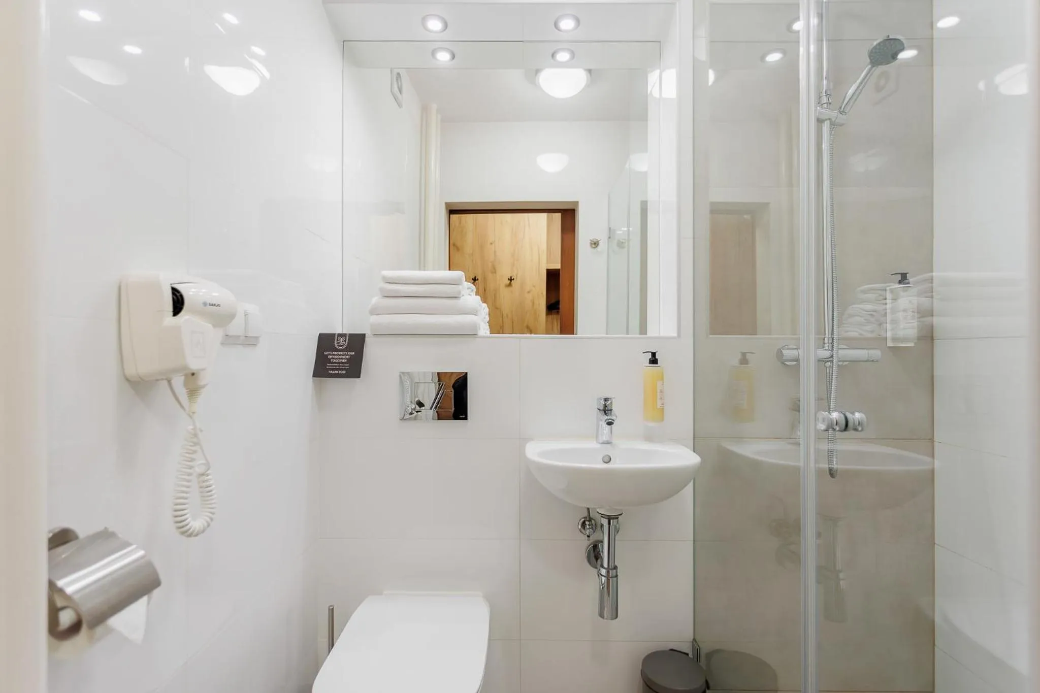 Shower in Hotel Tarnovia