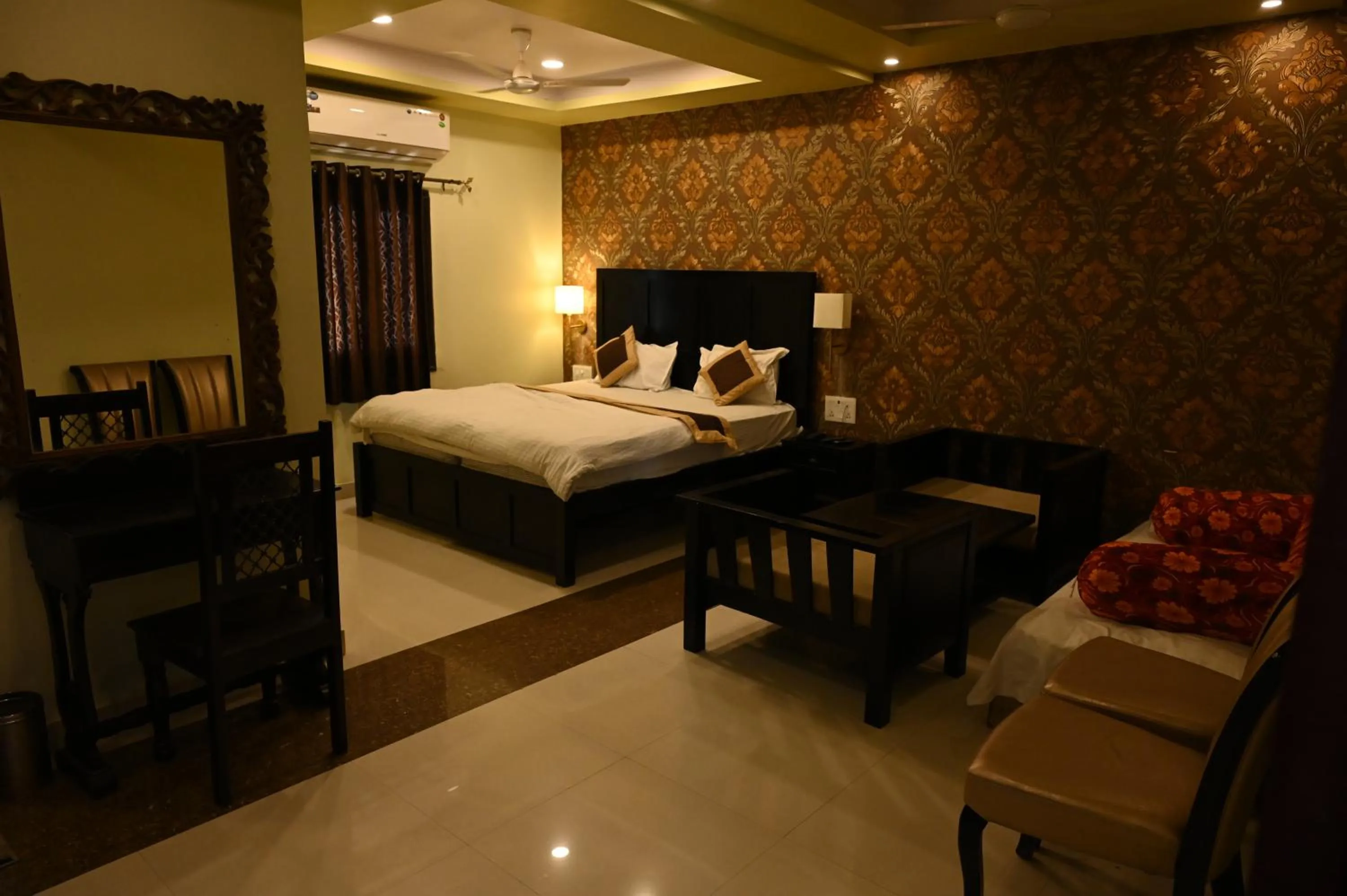 Bedroom, Bed in Om Heritage Haveli