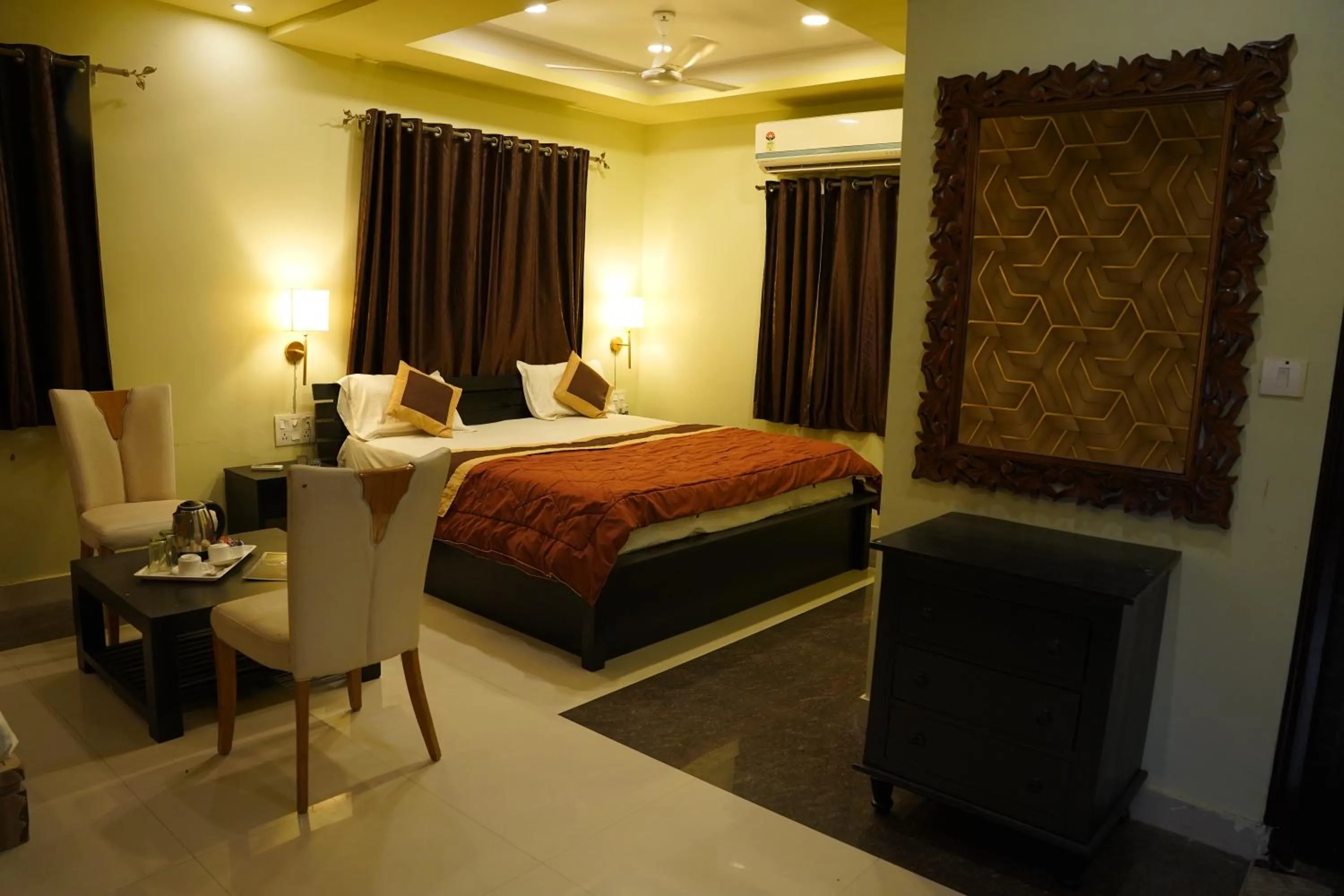 Bed in Om Heritage Haveli