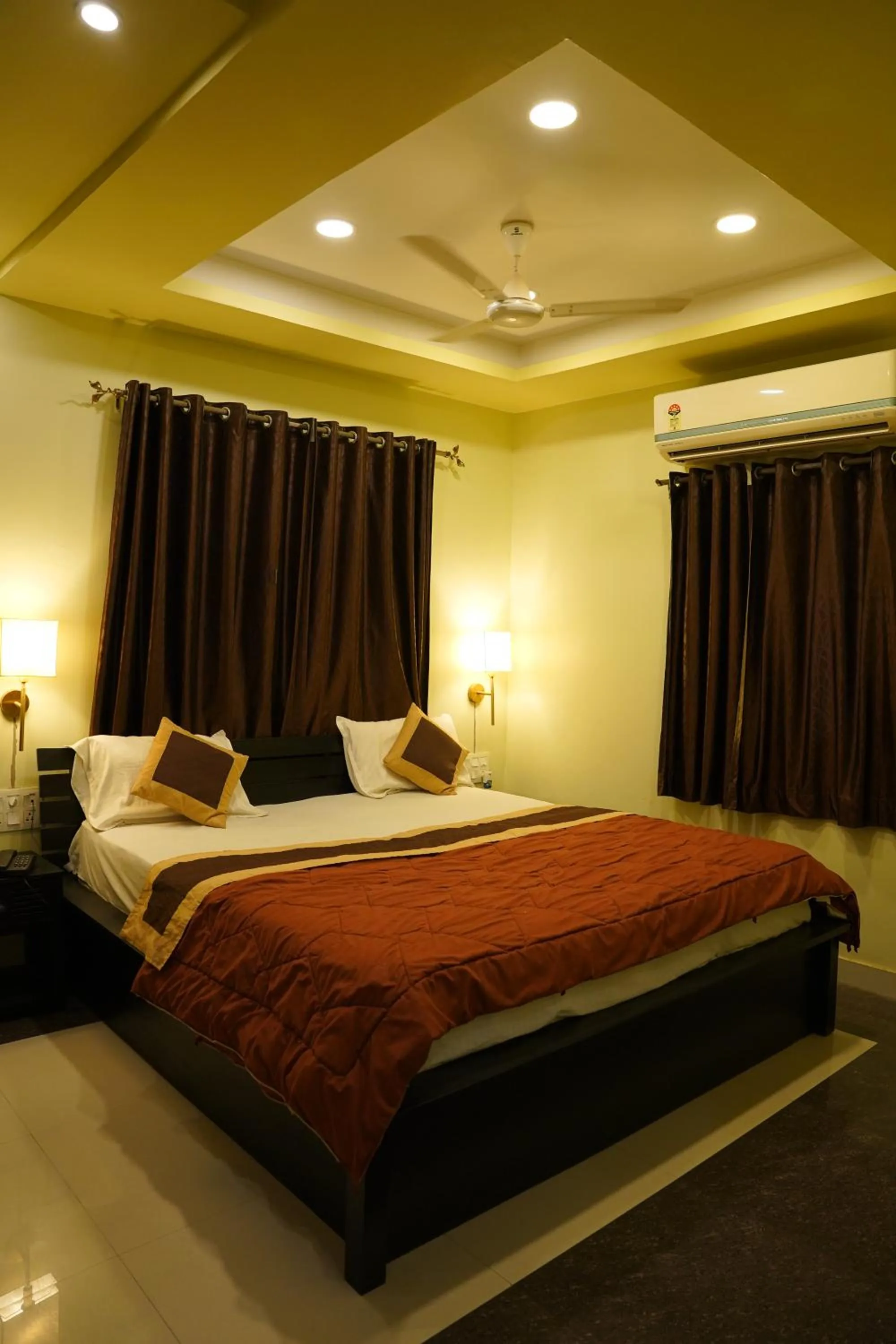 Bedroom, Bed in Om Heritage Haveli