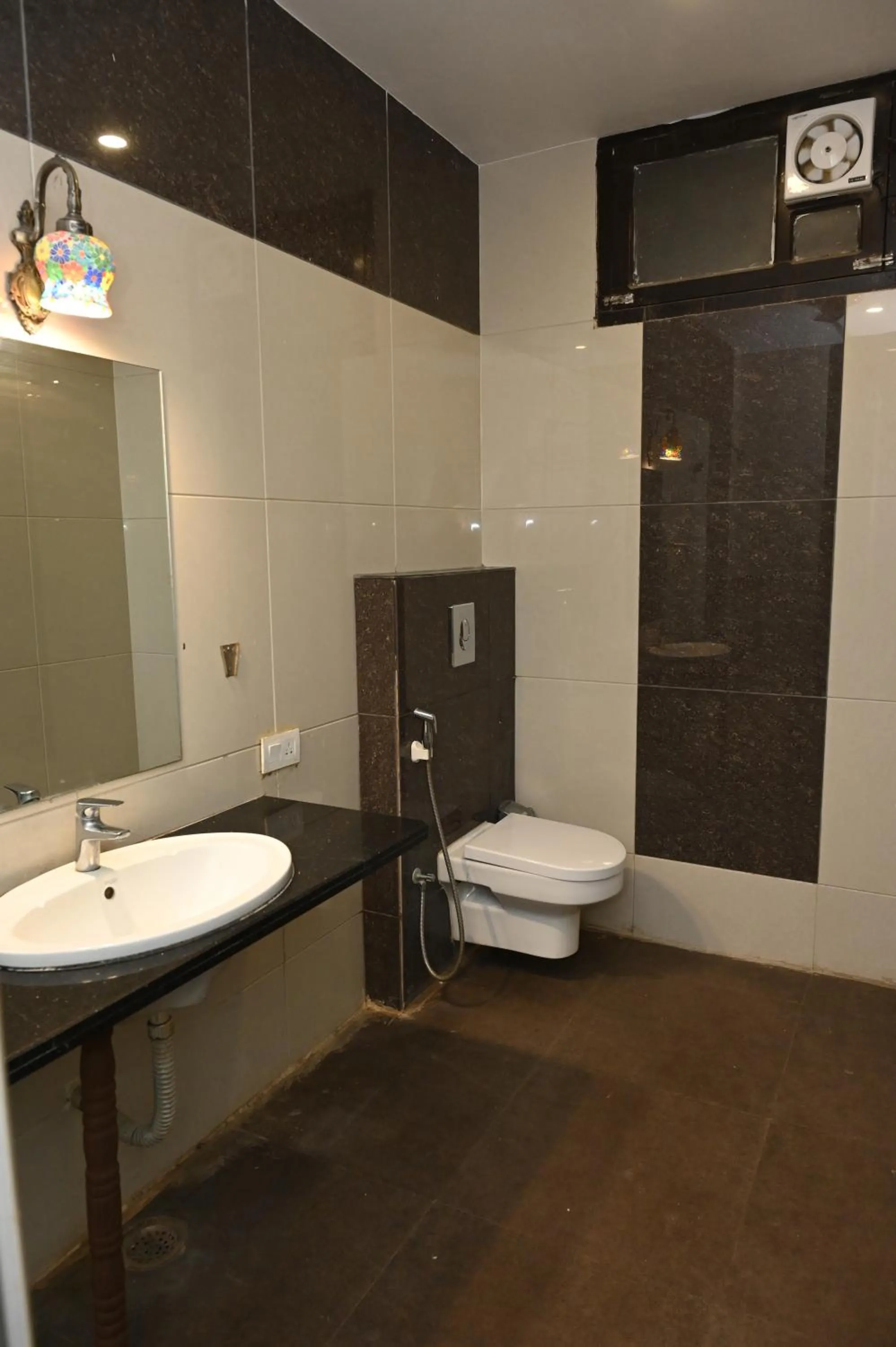 Shower in Om Heritage Haveli