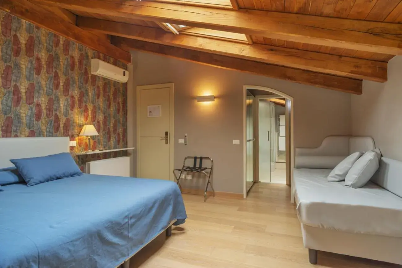 Junior Suite in Etruria Relais and Wine Junior Suite in Etruria Relais and Wine