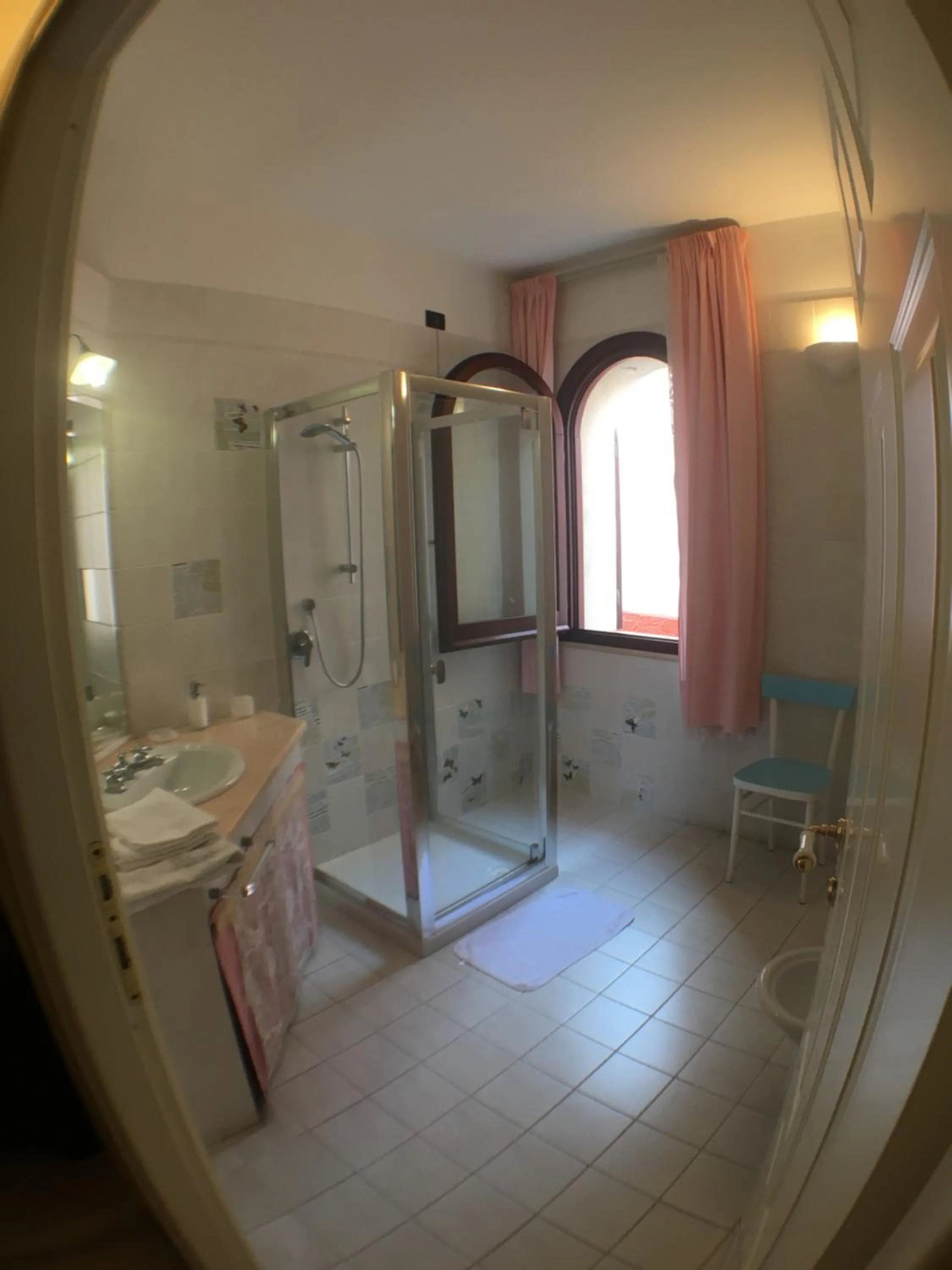 Shower, Bed in Corte Arrubia