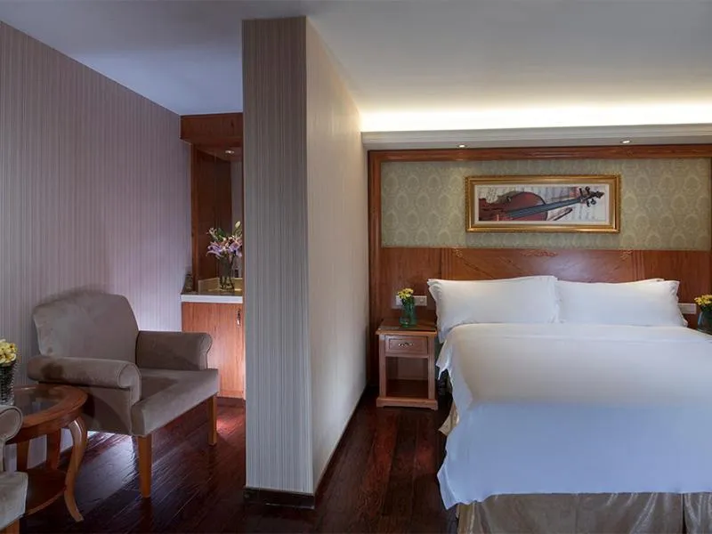 Bed in Vienna Hotel Mix City