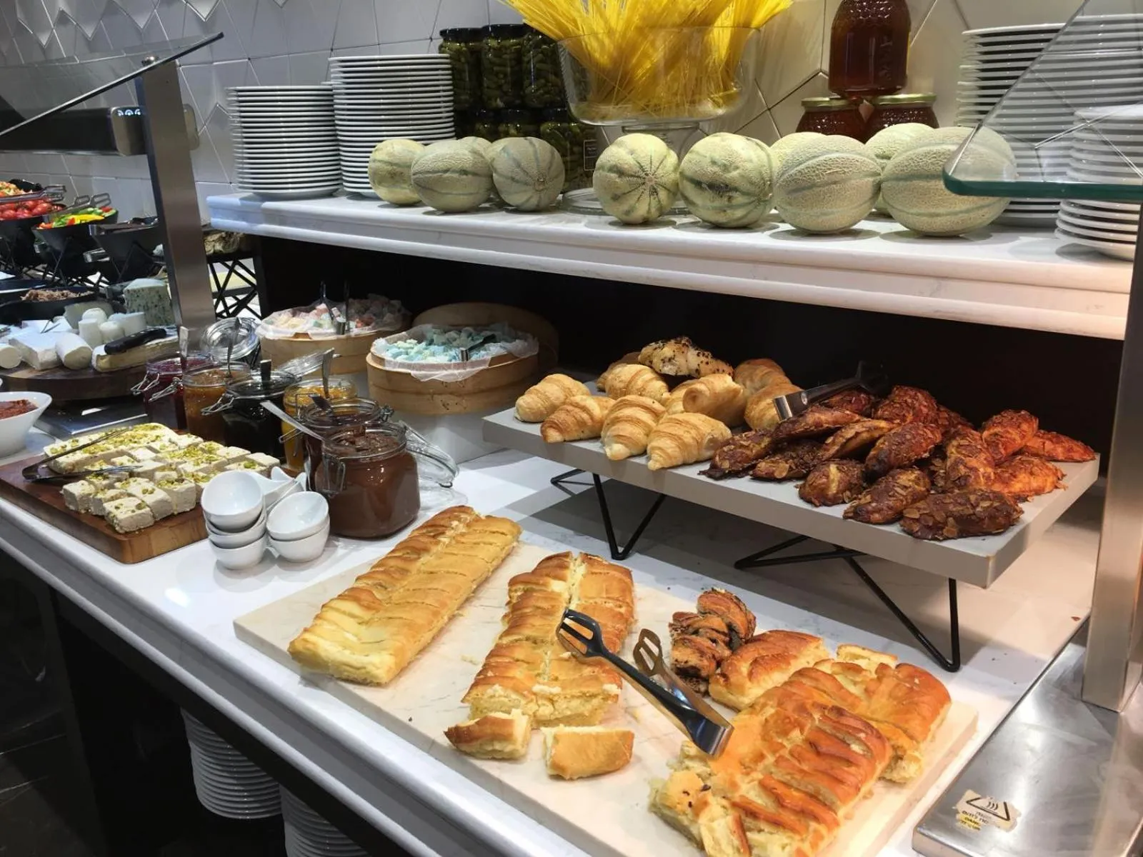 Buffet breakfast in Golden Crown Haifa